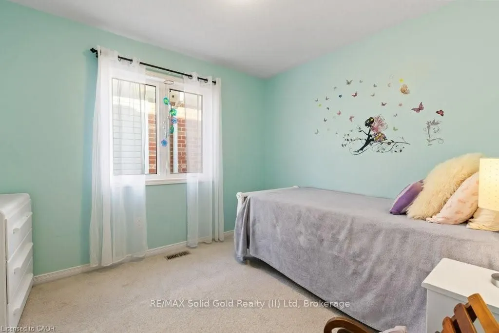 286 Apple Hill Crescent
