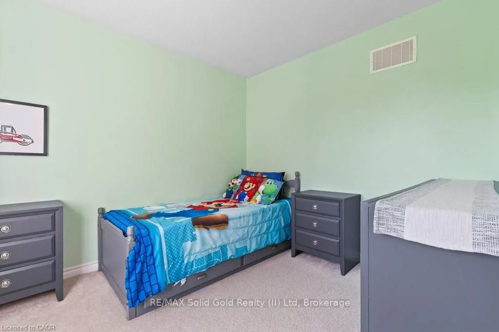 286 Apple Hill Crescent