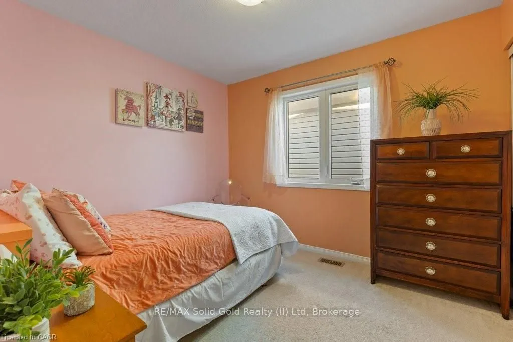 286 Apple Hill Crescent