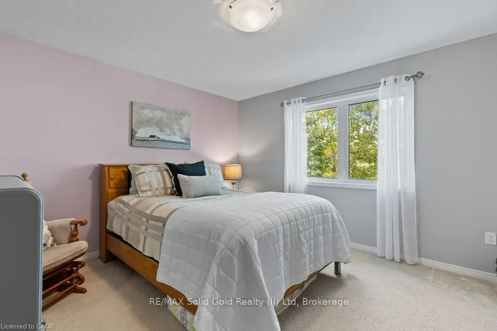 286 Apple Hill Crescent