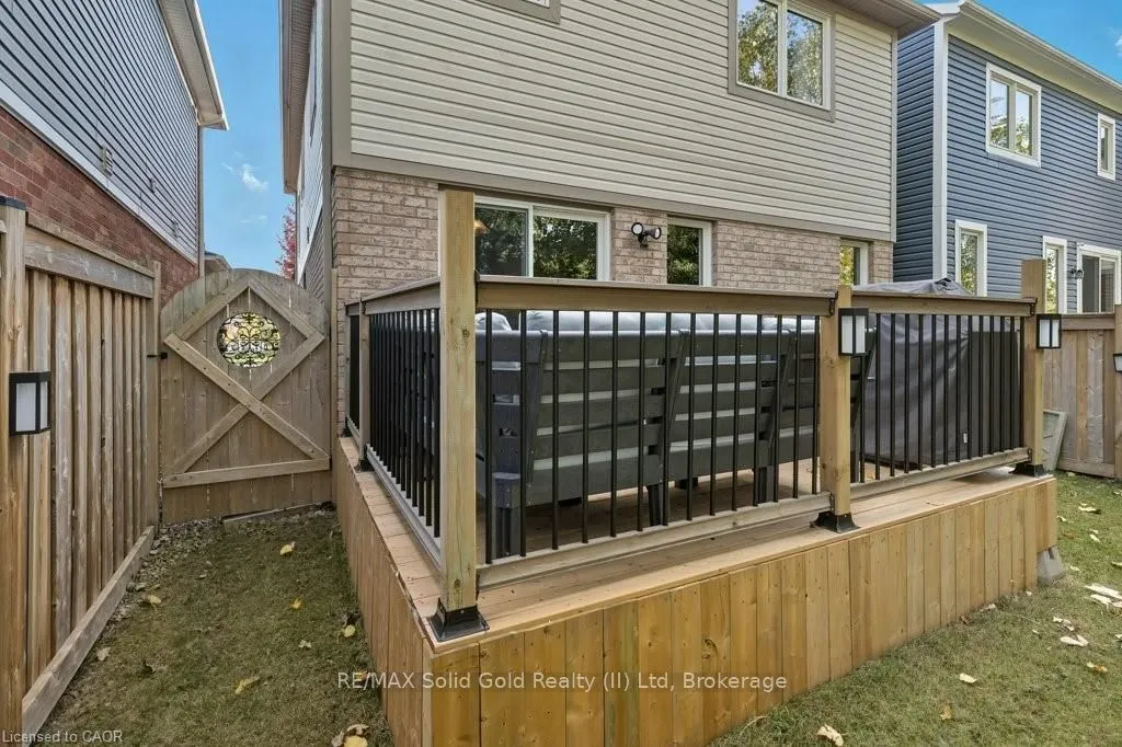 286 Apple Hill Crescent