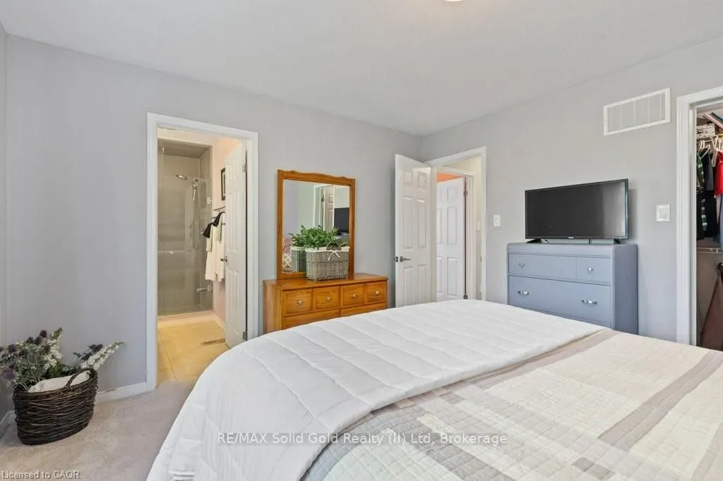 286 Apple Hill Crescent