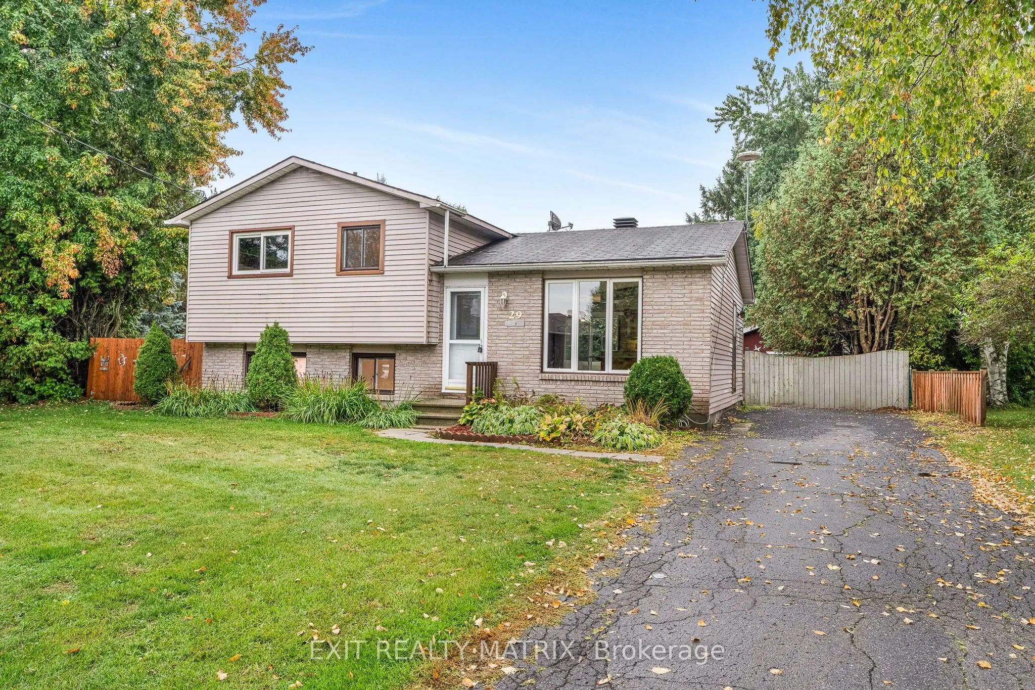 29 Louise Crescent
