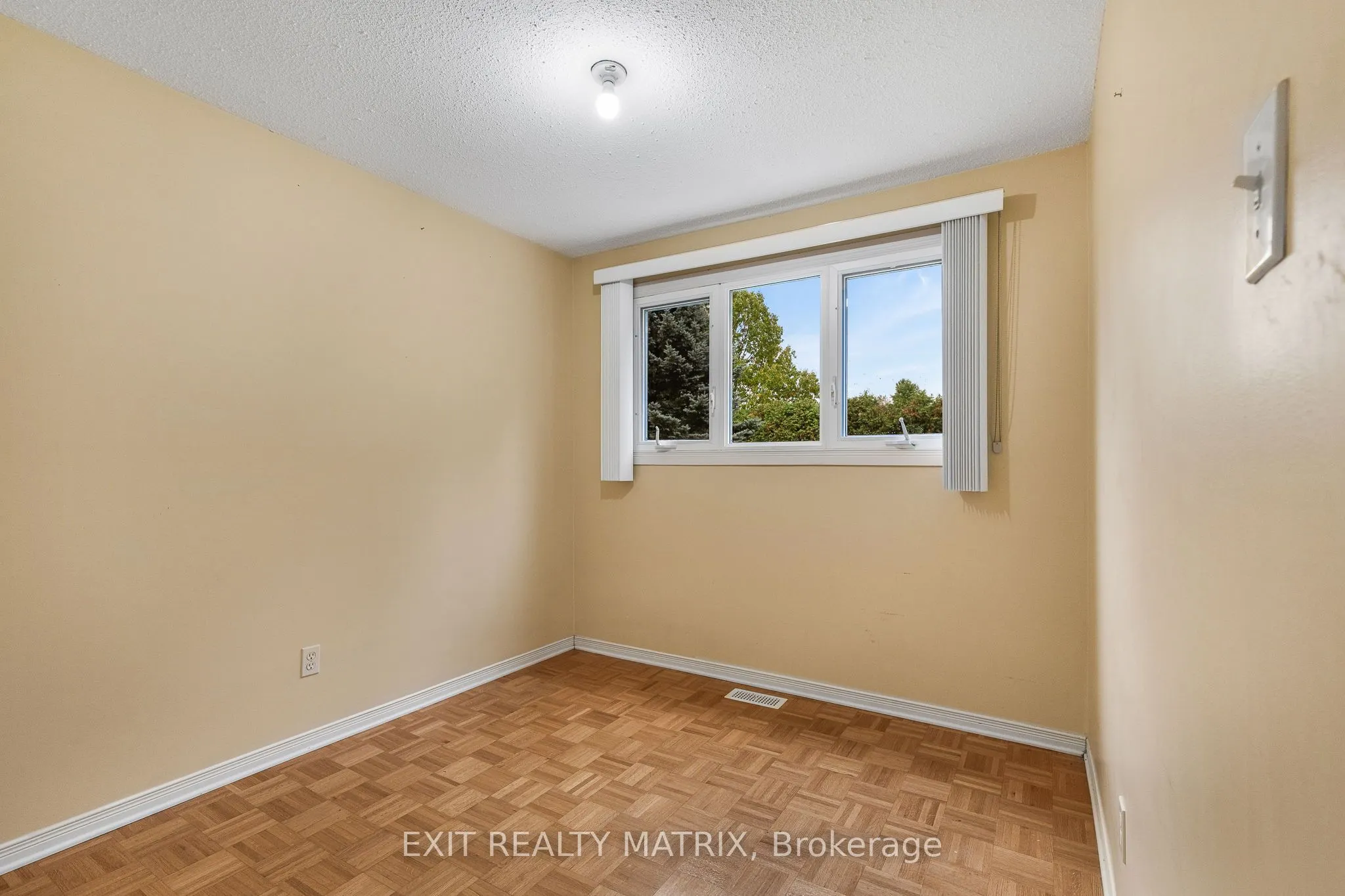 29 Louise Crescent