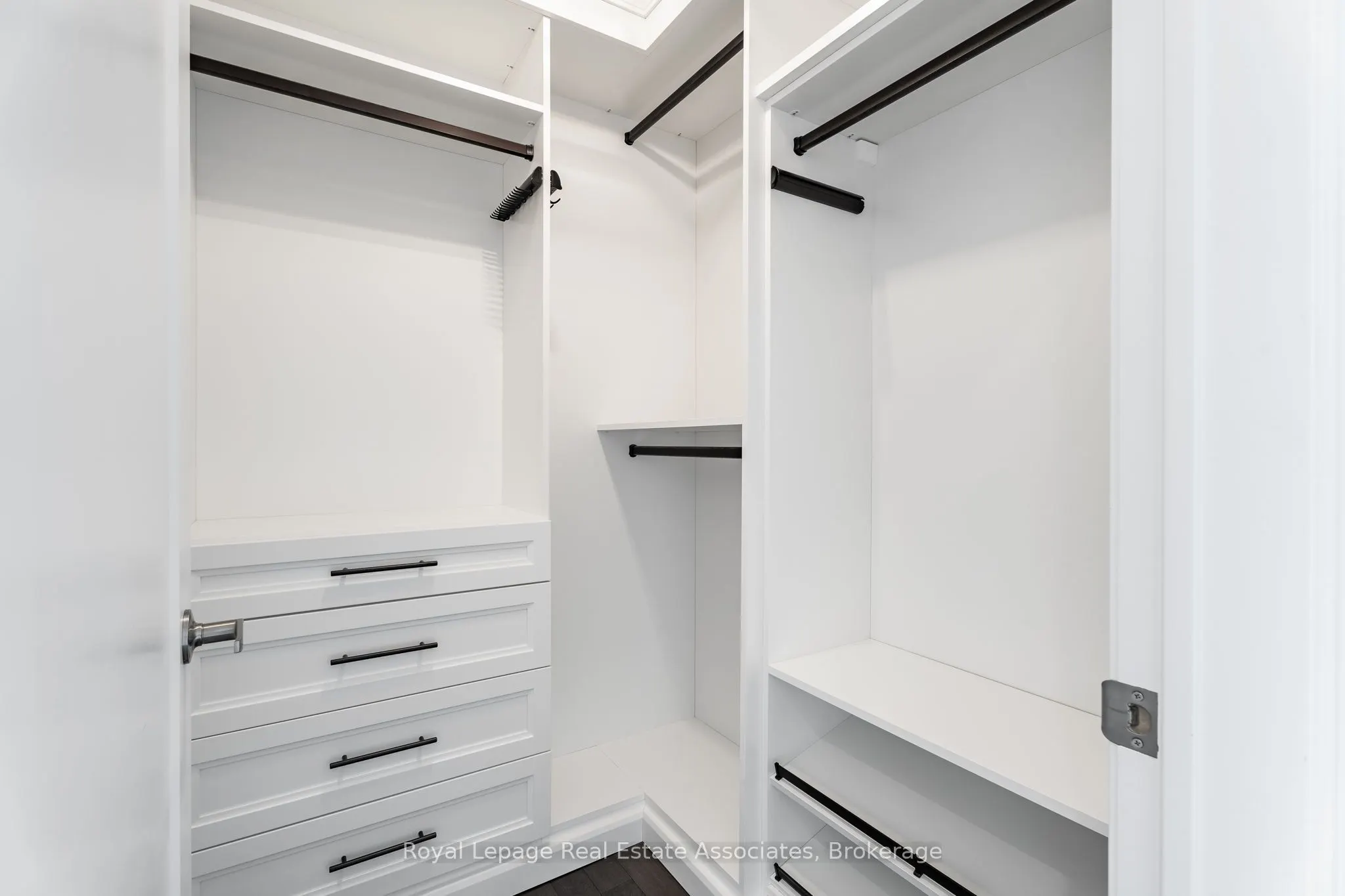 81 Robinson Street, #11