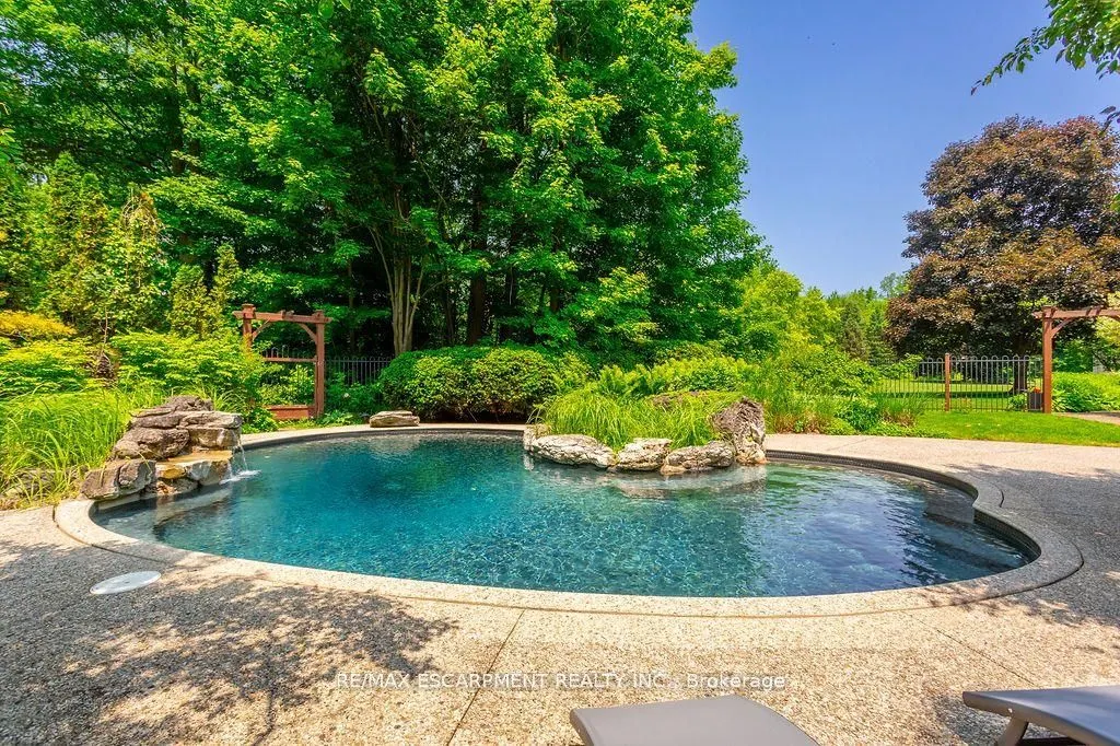 27 Blackberry Place