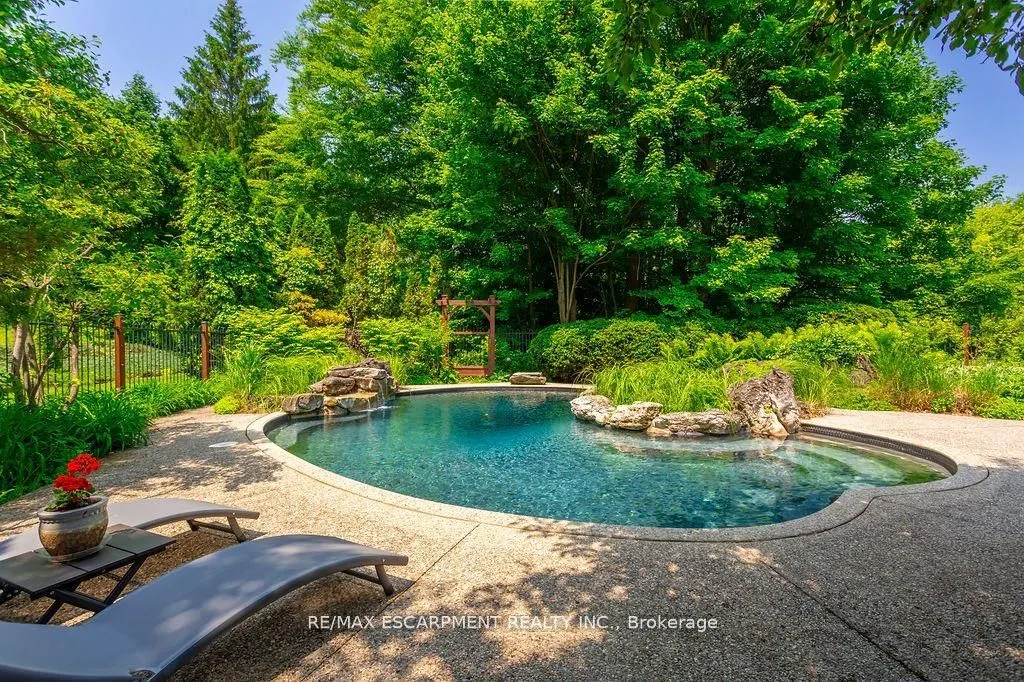 27 Blackberry Place