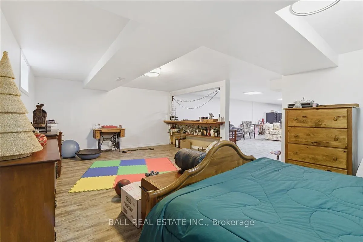 2046 Selwyn Road