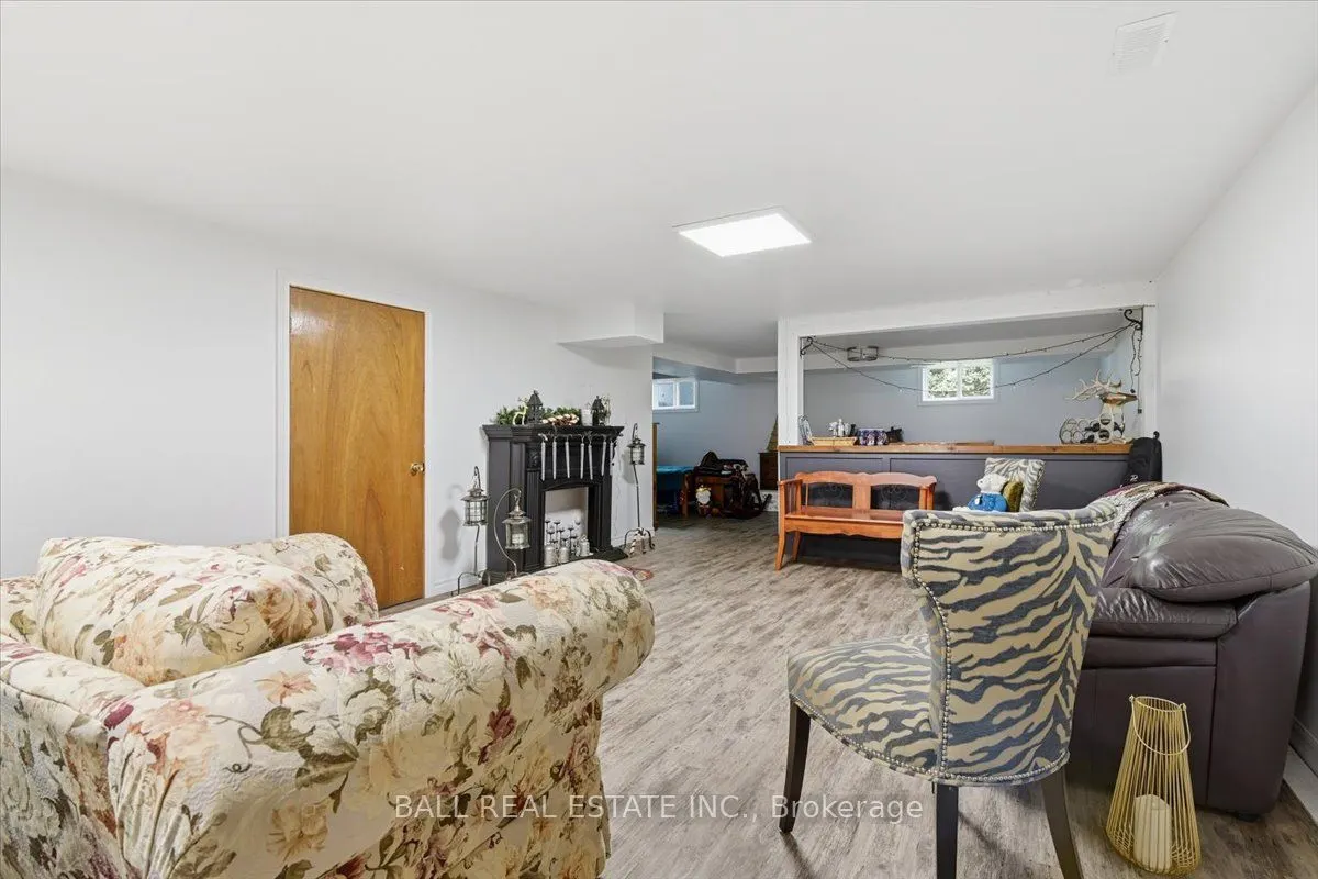 2046 Selwyn Road