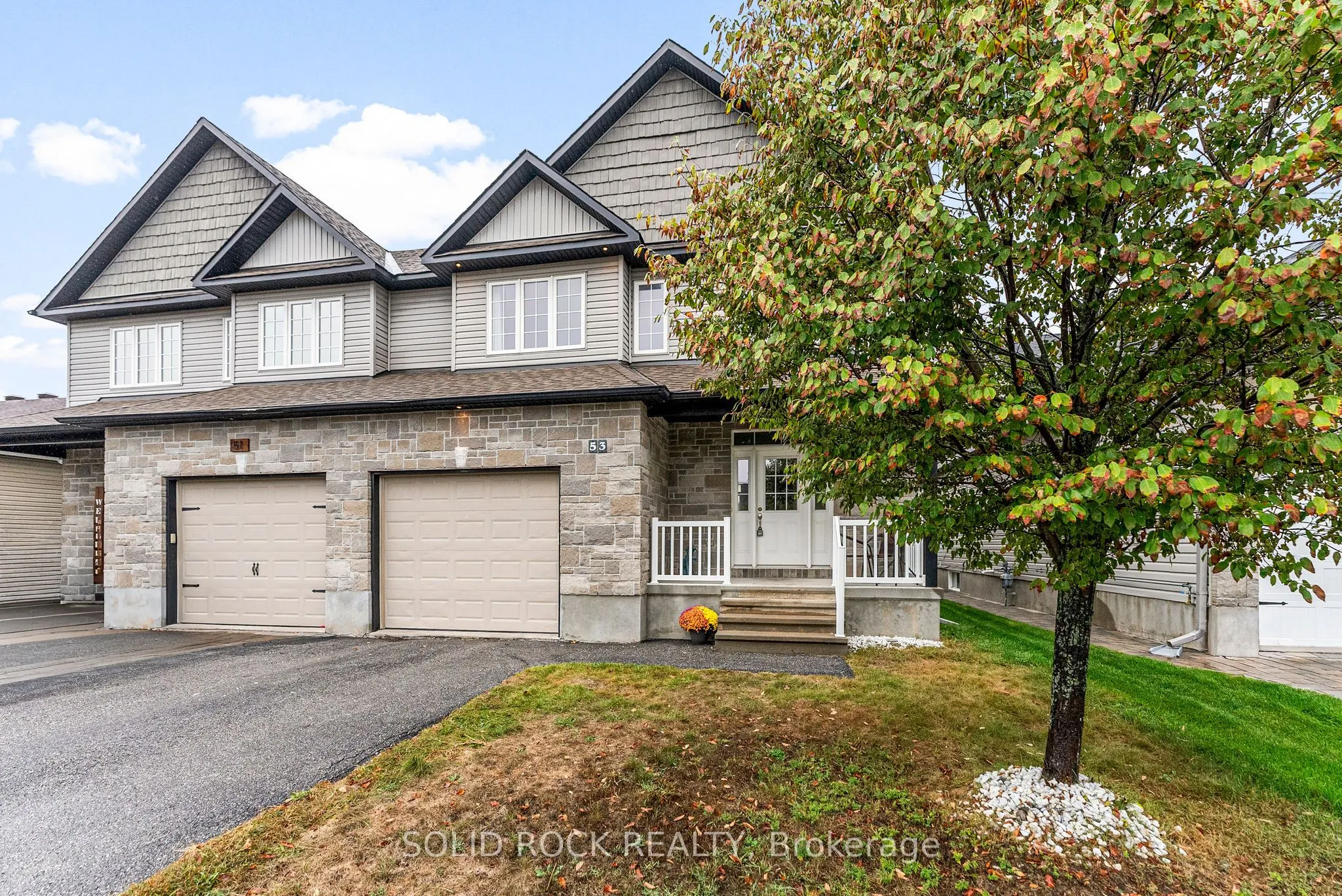 53 WILLOWSHORE Way