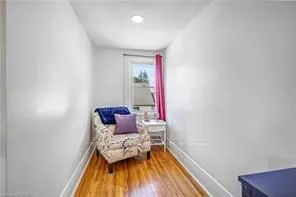 118 Main Street W