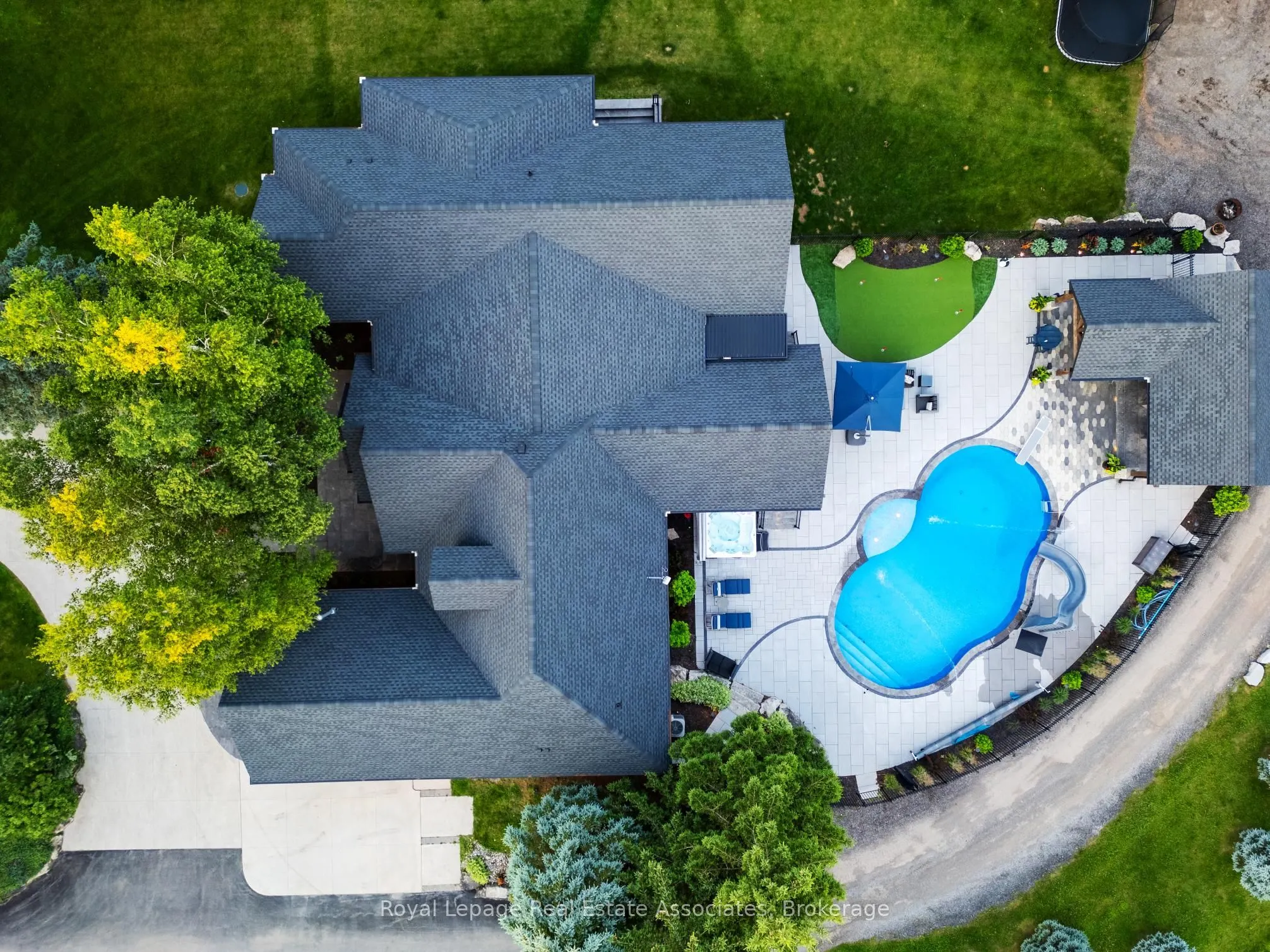 102 Concession 11 E