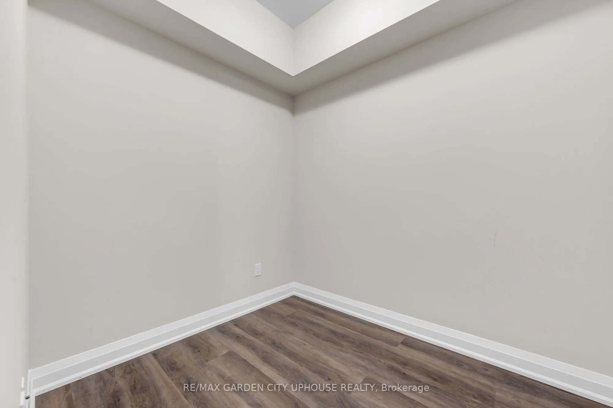 118 Summerside Boulevard, #408