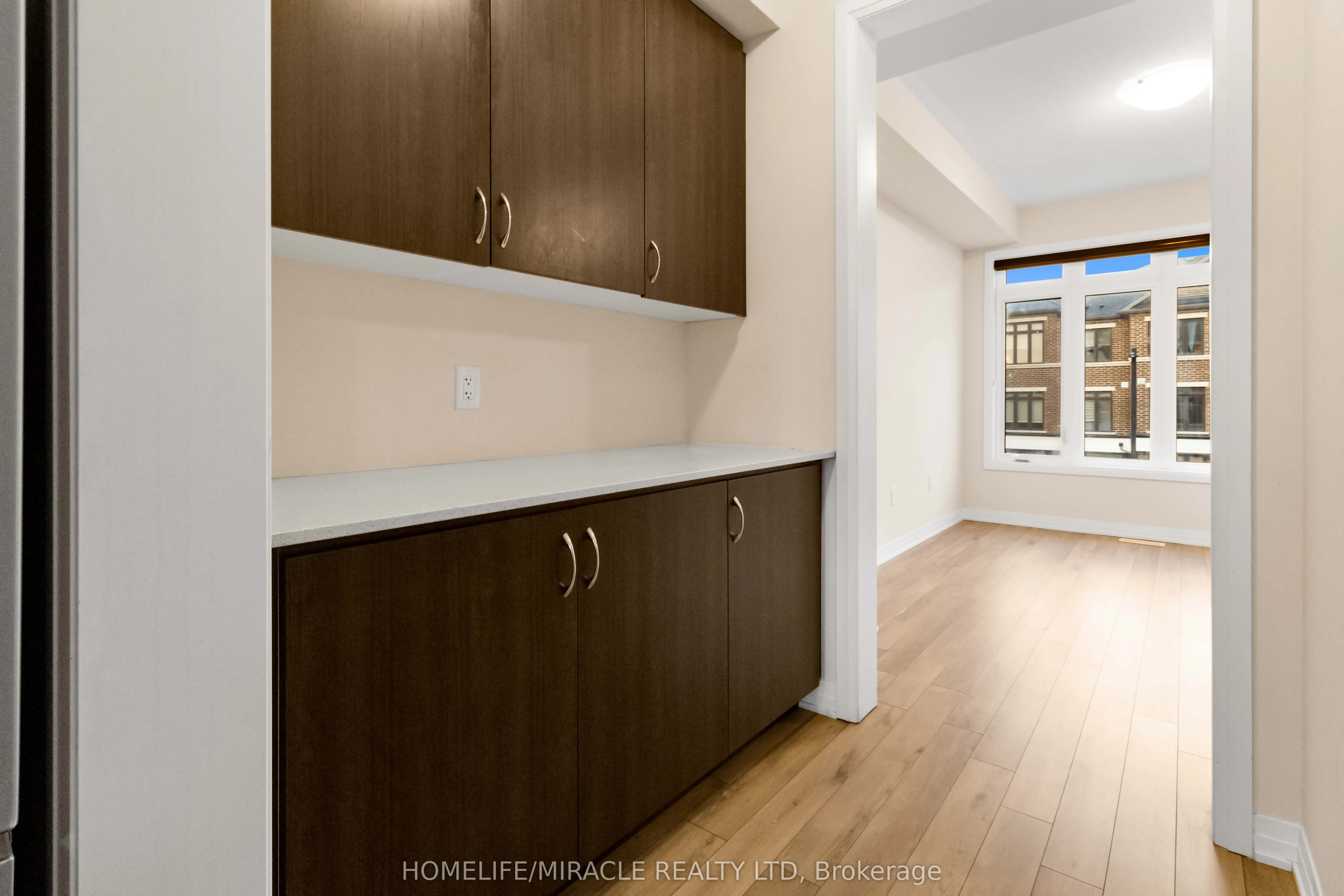585 Colborne Street E, #109