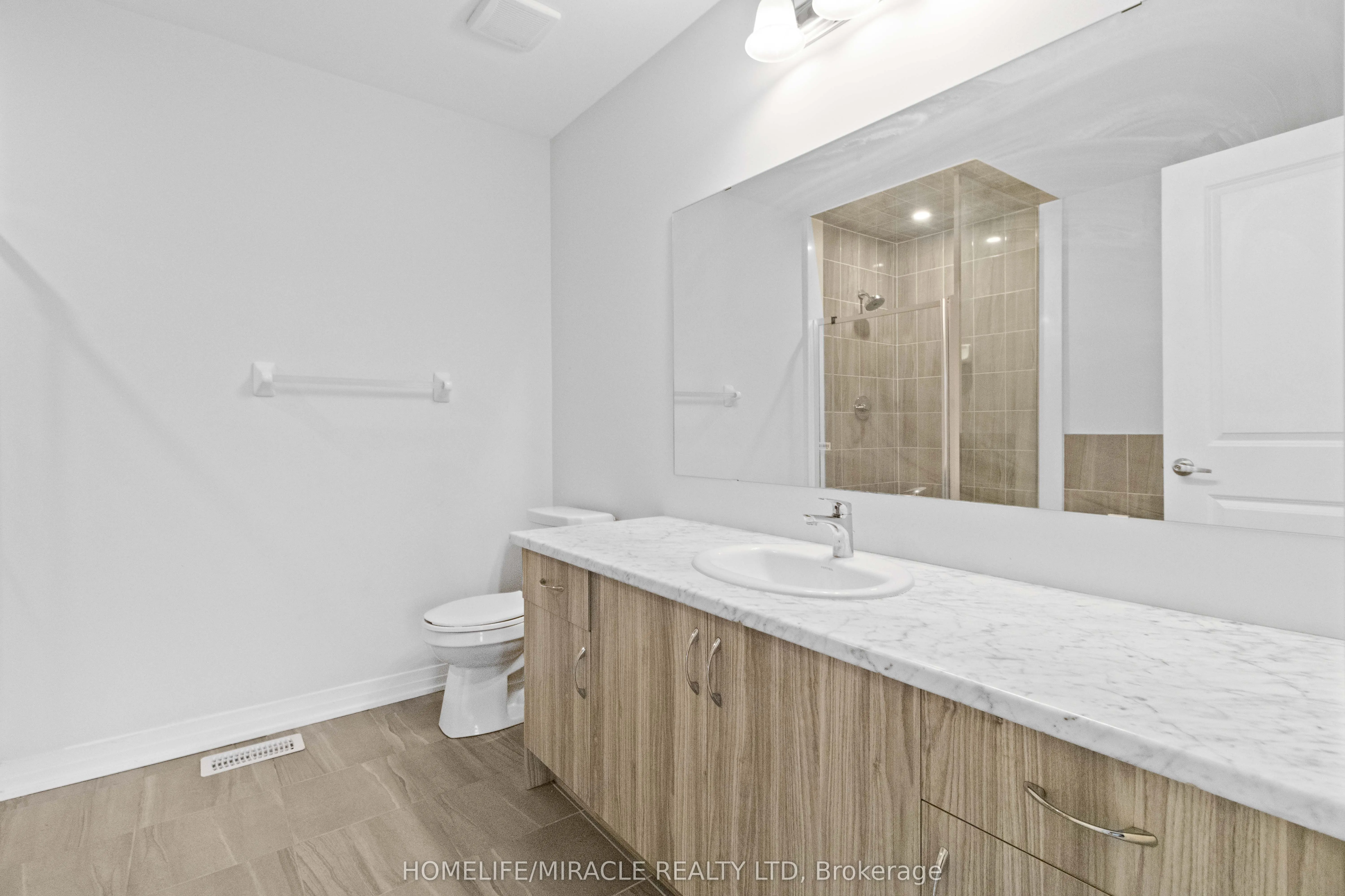 585 Colborne Street E, #109