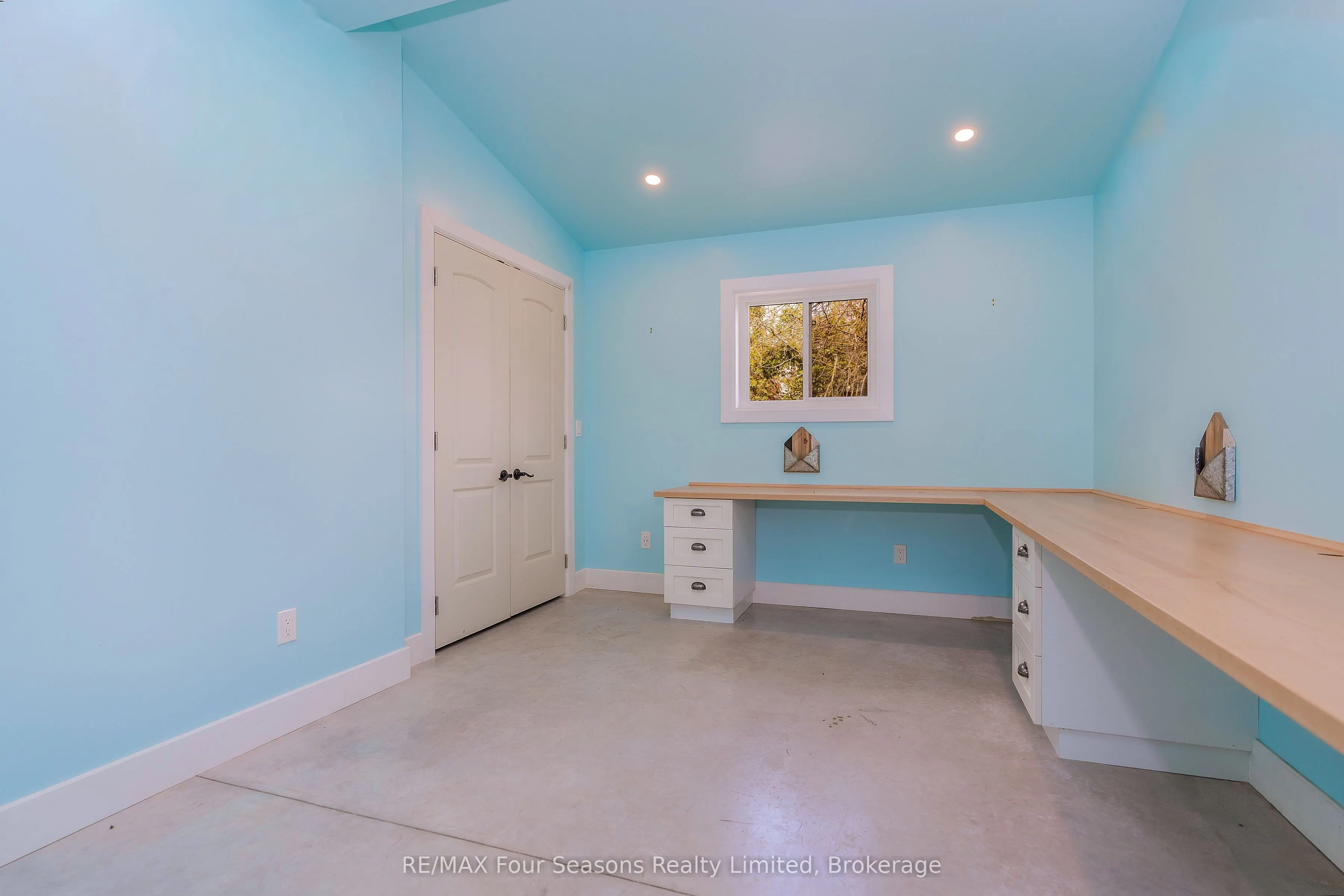 633164 Grey Road 63 Road
