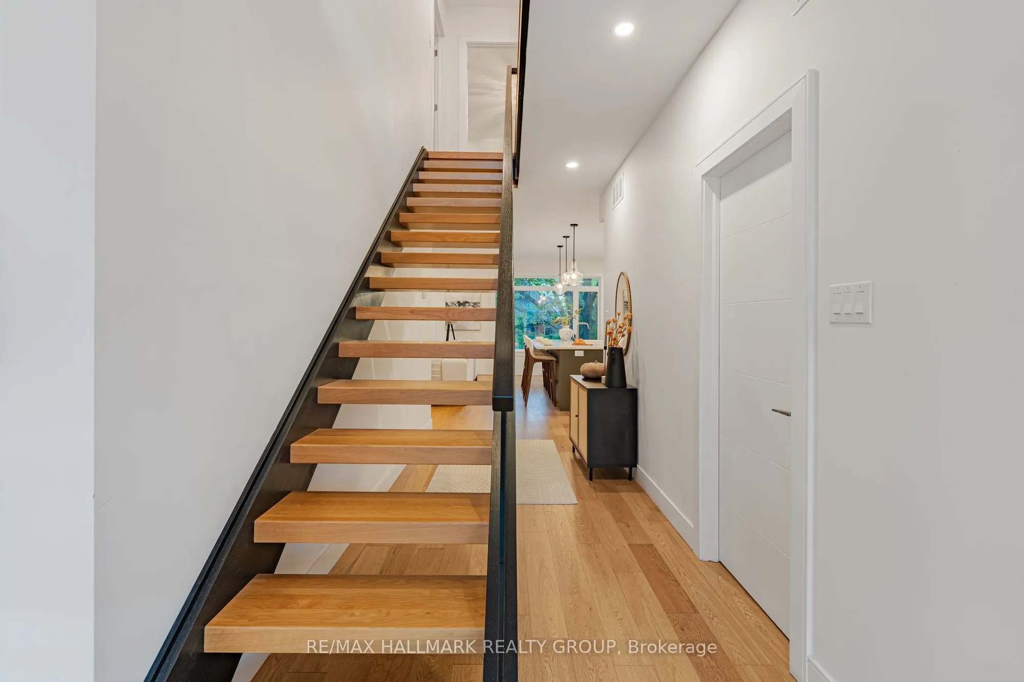 14 THORNTON Avenue