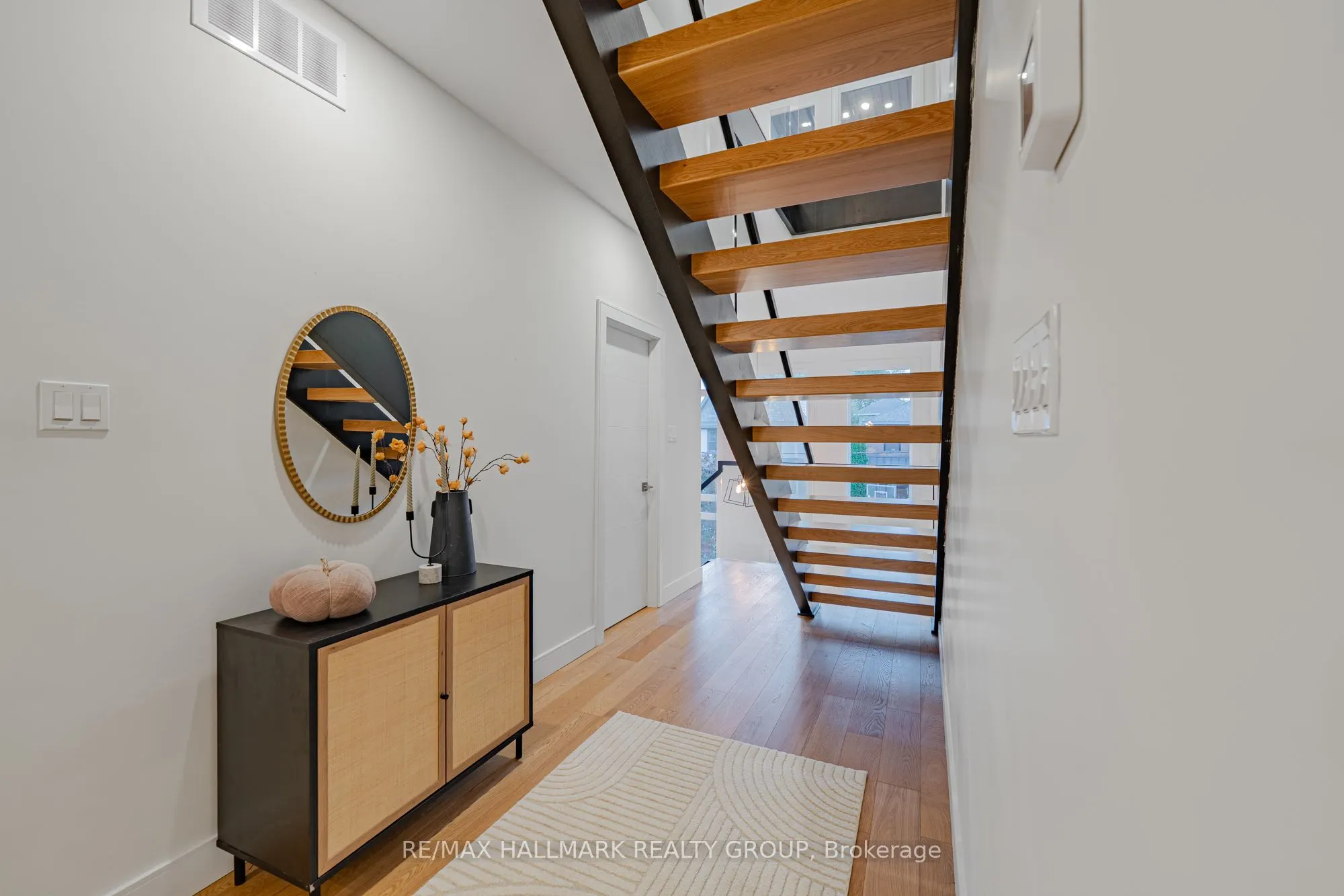 14 THORNTON Avenue