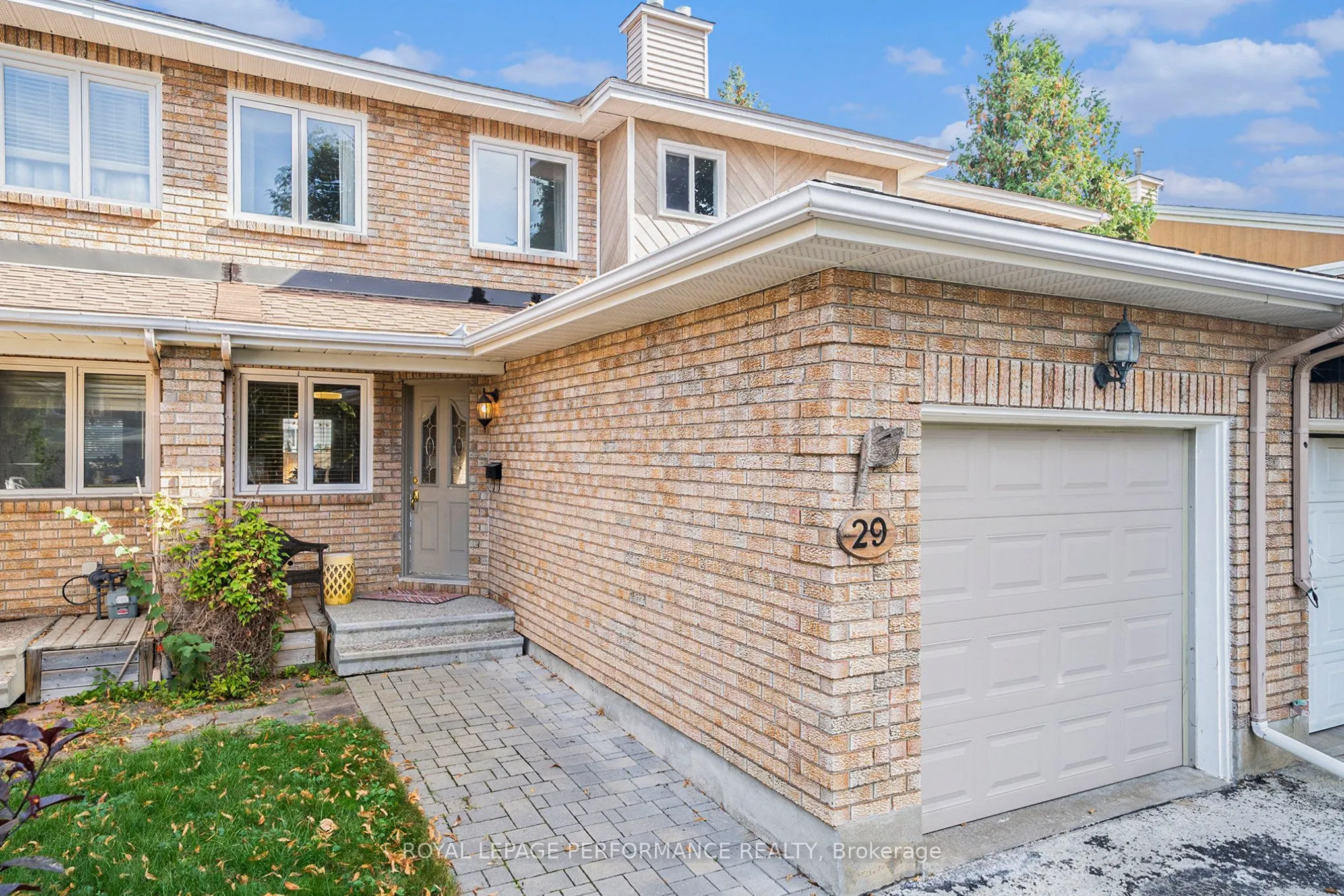 29 Hummingbird Crescent