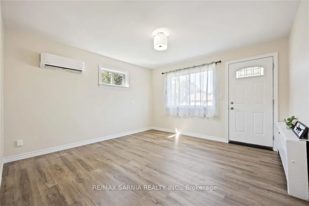 215 ELGIN Street
