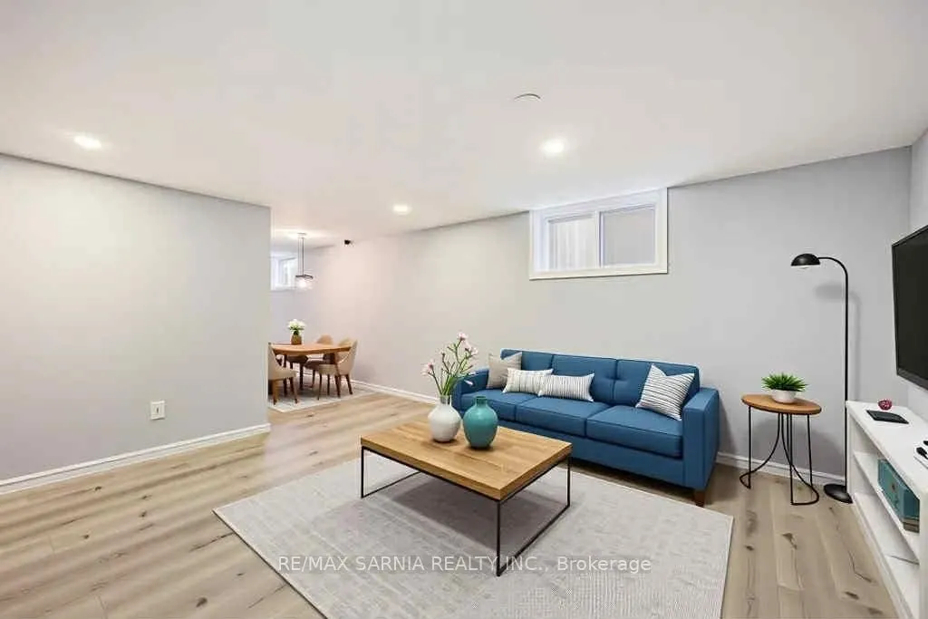 215 ELGIN Street