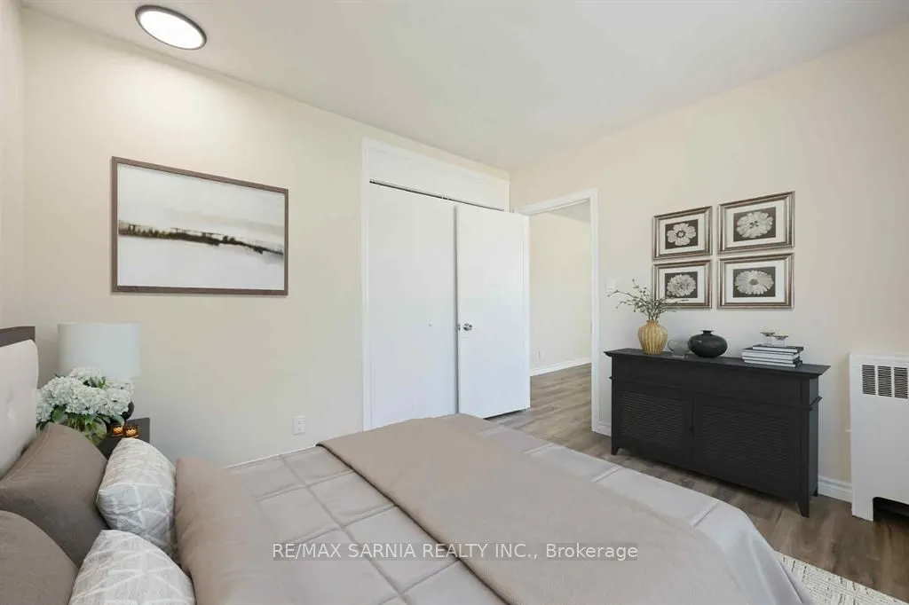 215 ELGIN Street