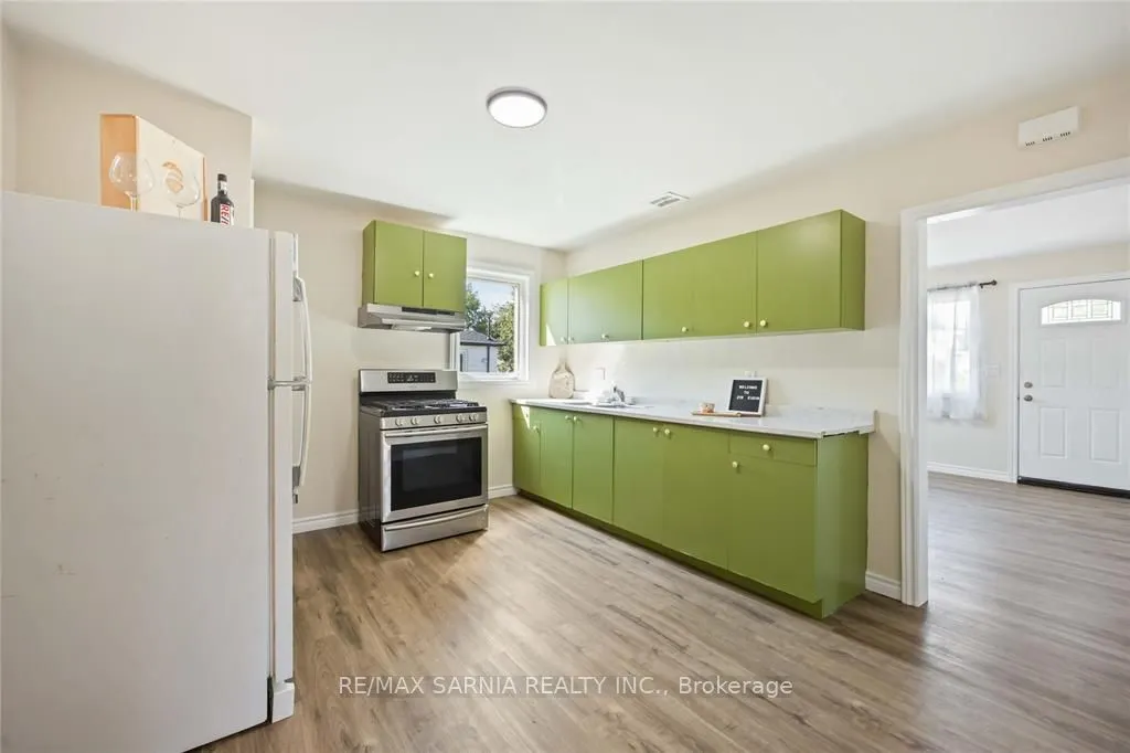 215 ELGIN Street