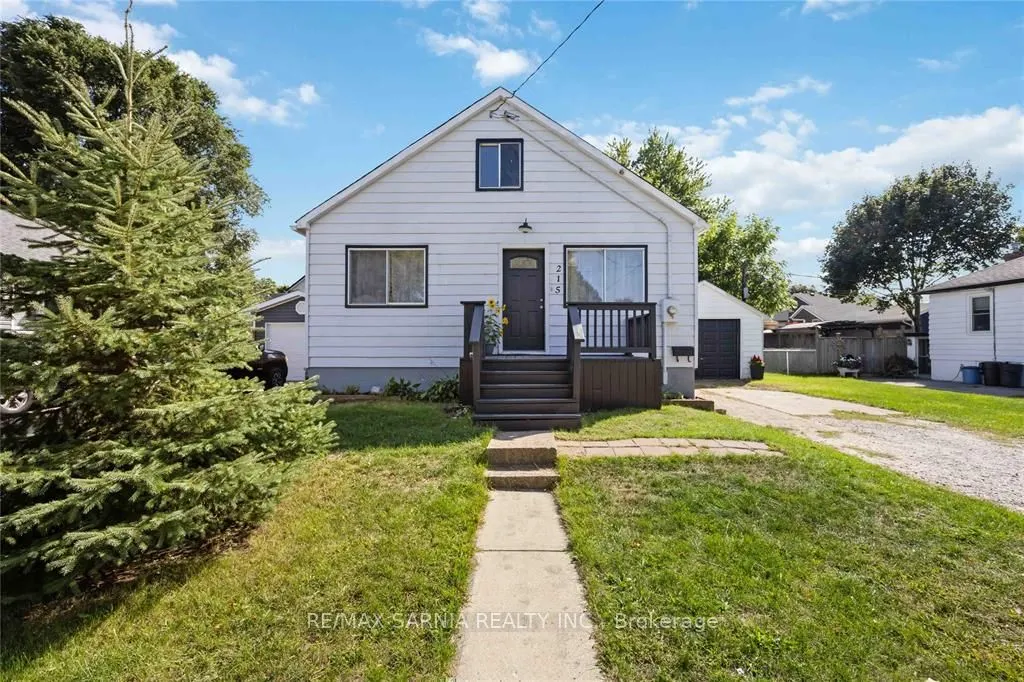 215 ELGIN Street
