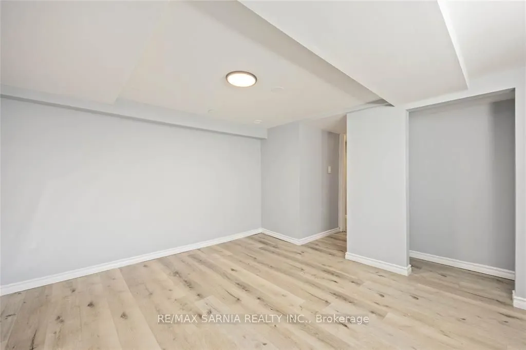 215 ELGIN Street