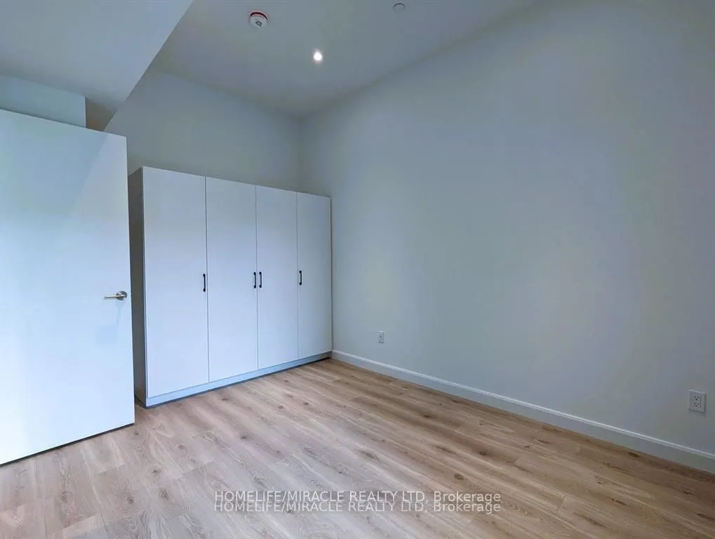 741 King Street W, #306