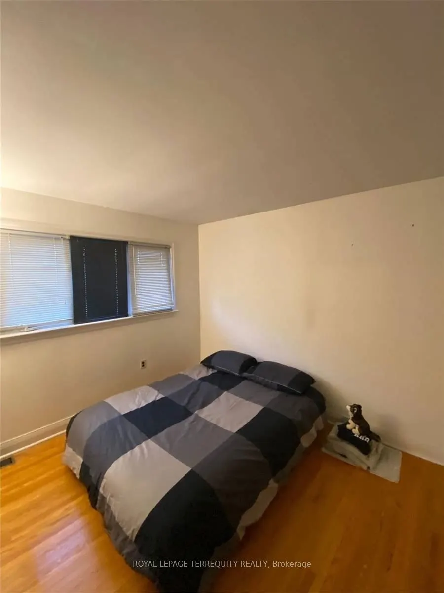 42 Brook Road S