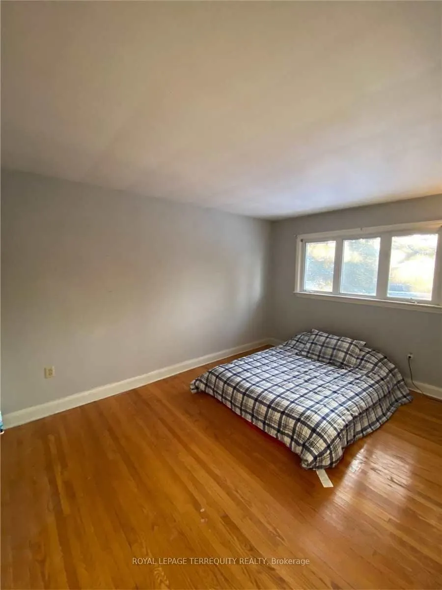 42 Brook Road S