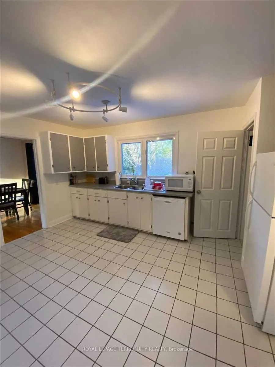 42 Brook Road S