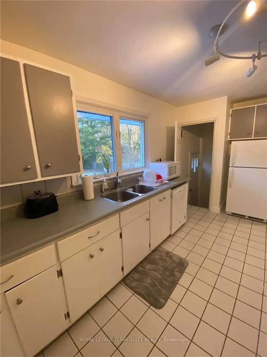 42 Brook Road S