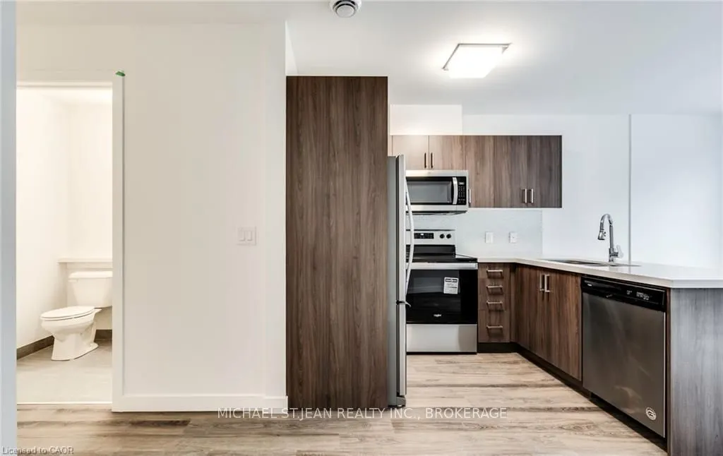 479 Charlton Avenue E, #102