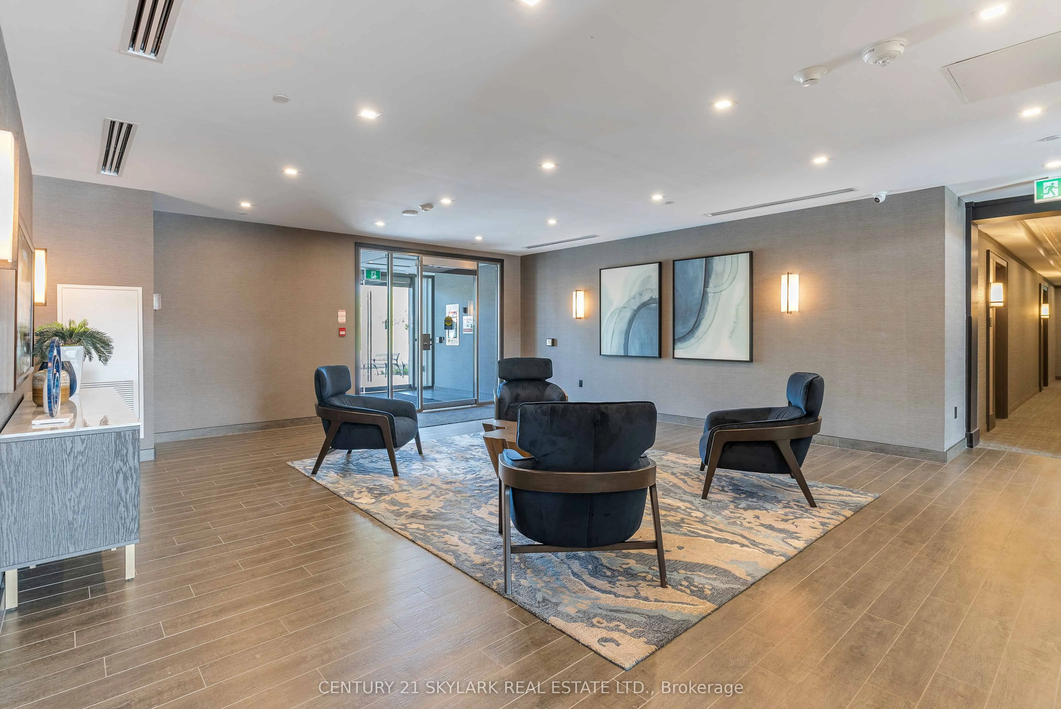 460 Dundas Street E, #701