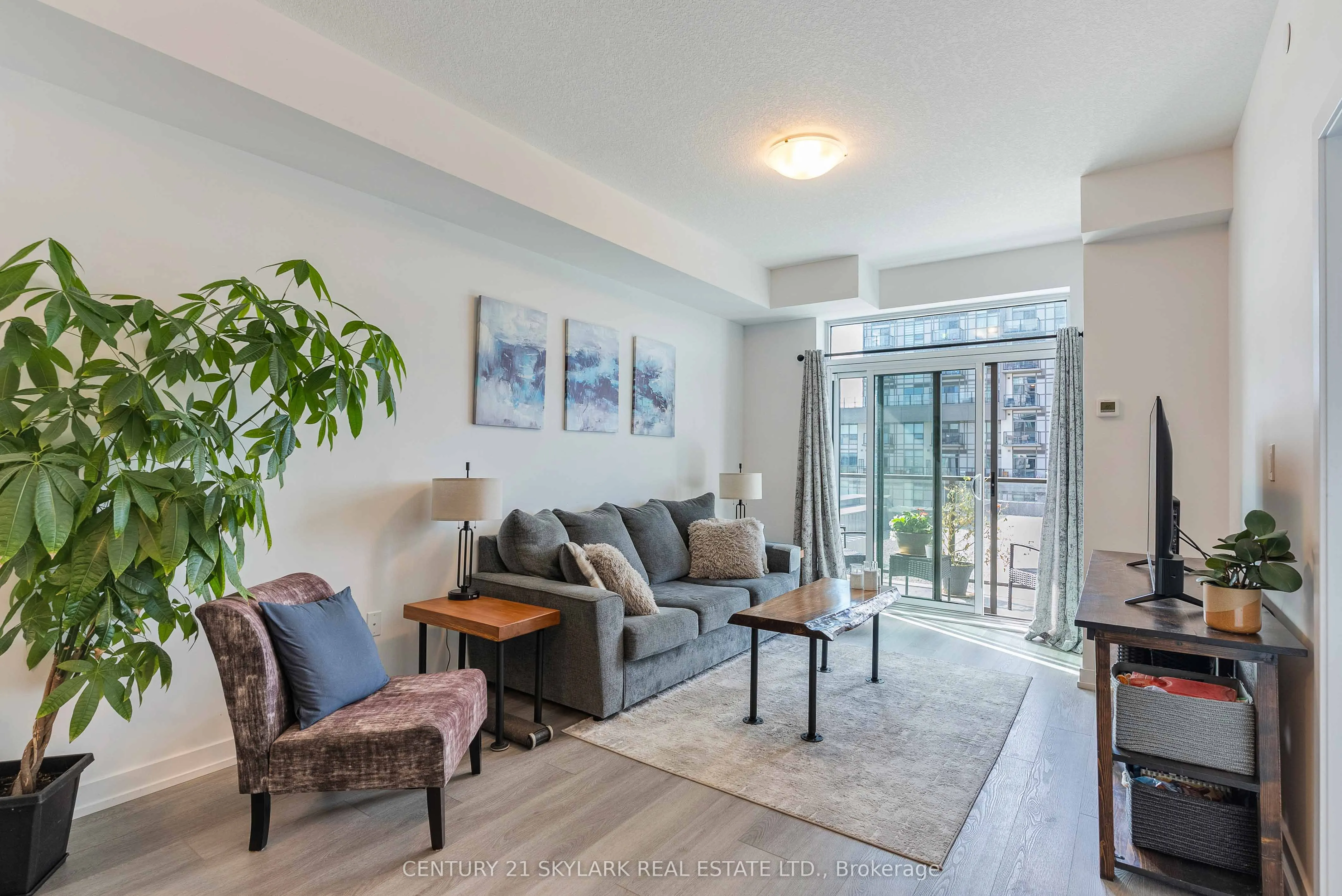 460 Dundas Street E, #701