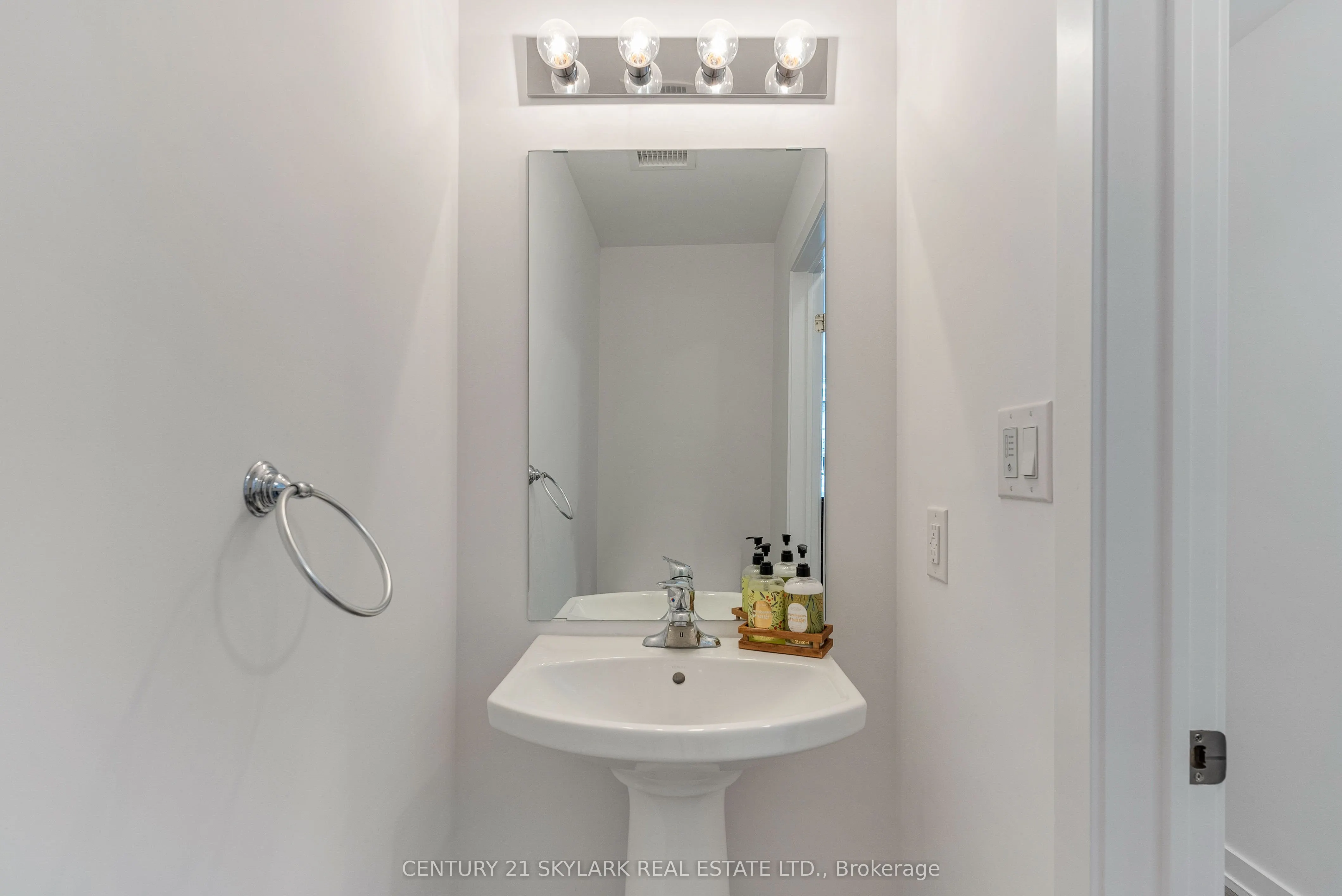 460 Dundas Street E, #701