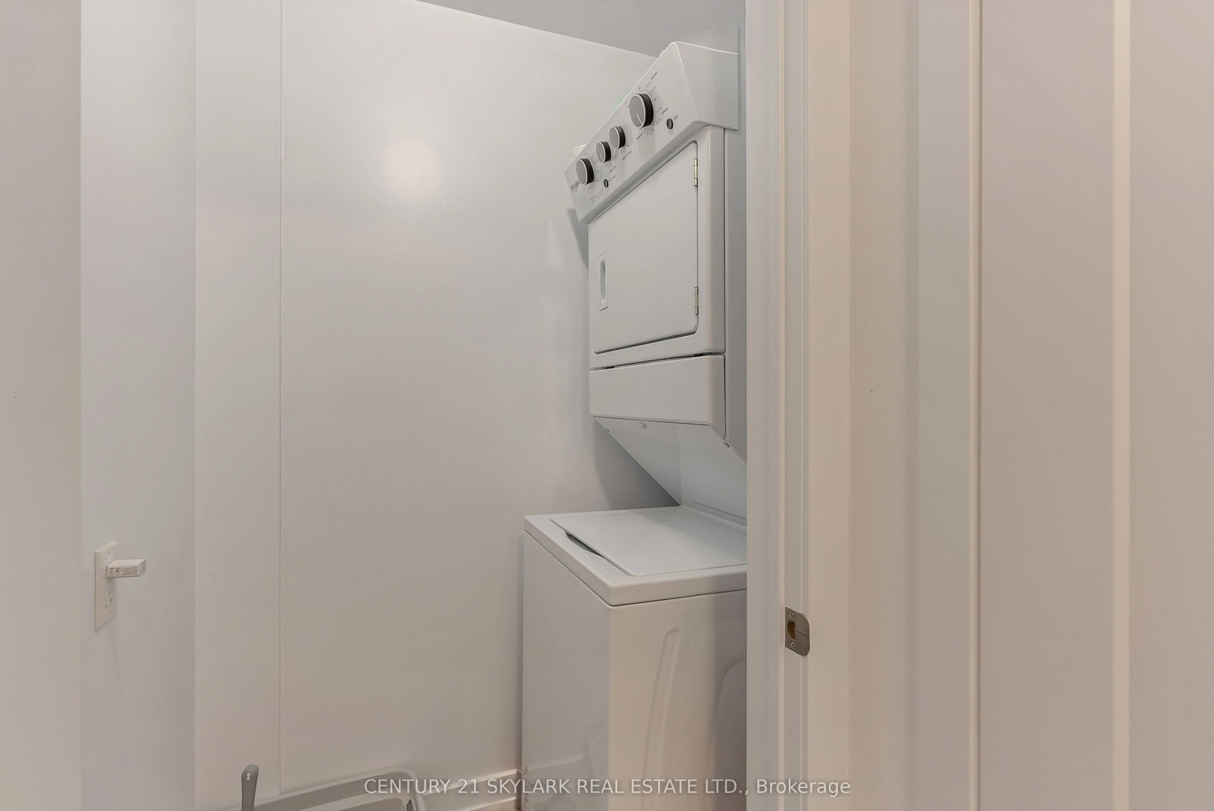 460 Dundas Street E, #701