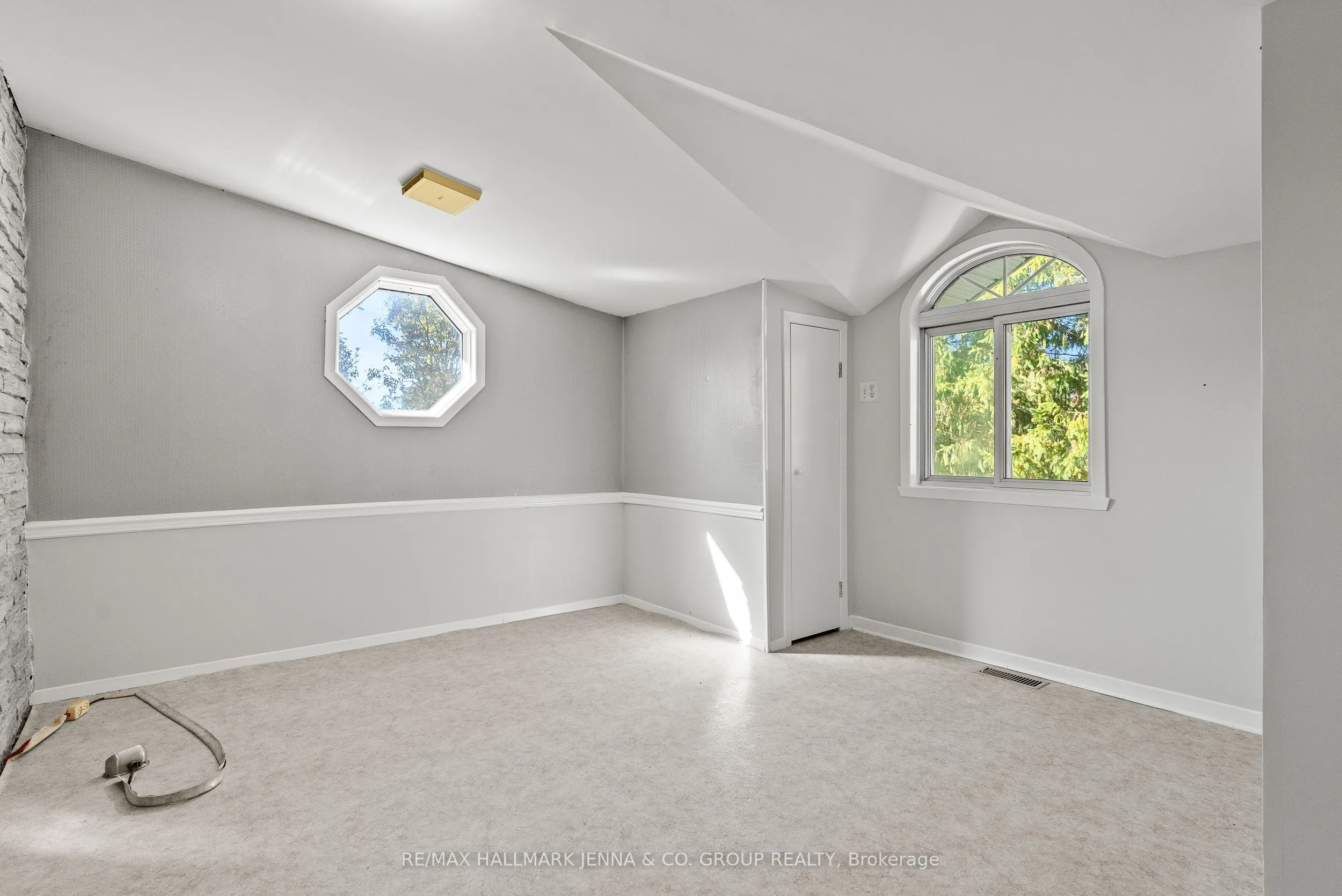 2928 Seguin Road