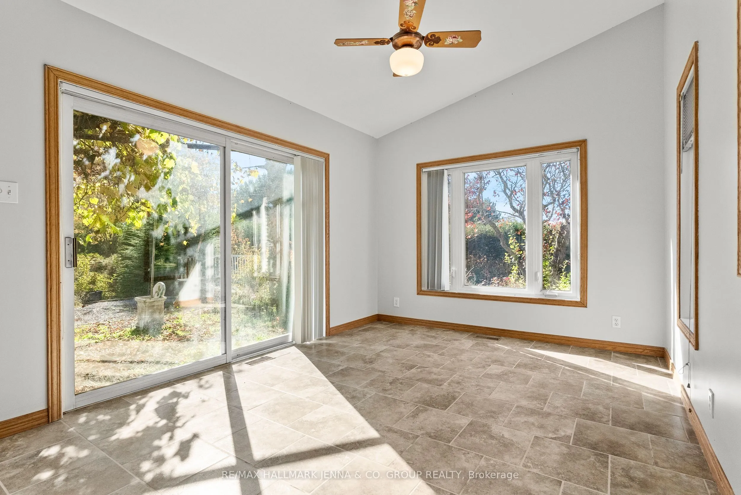 2928 Seguin Road
