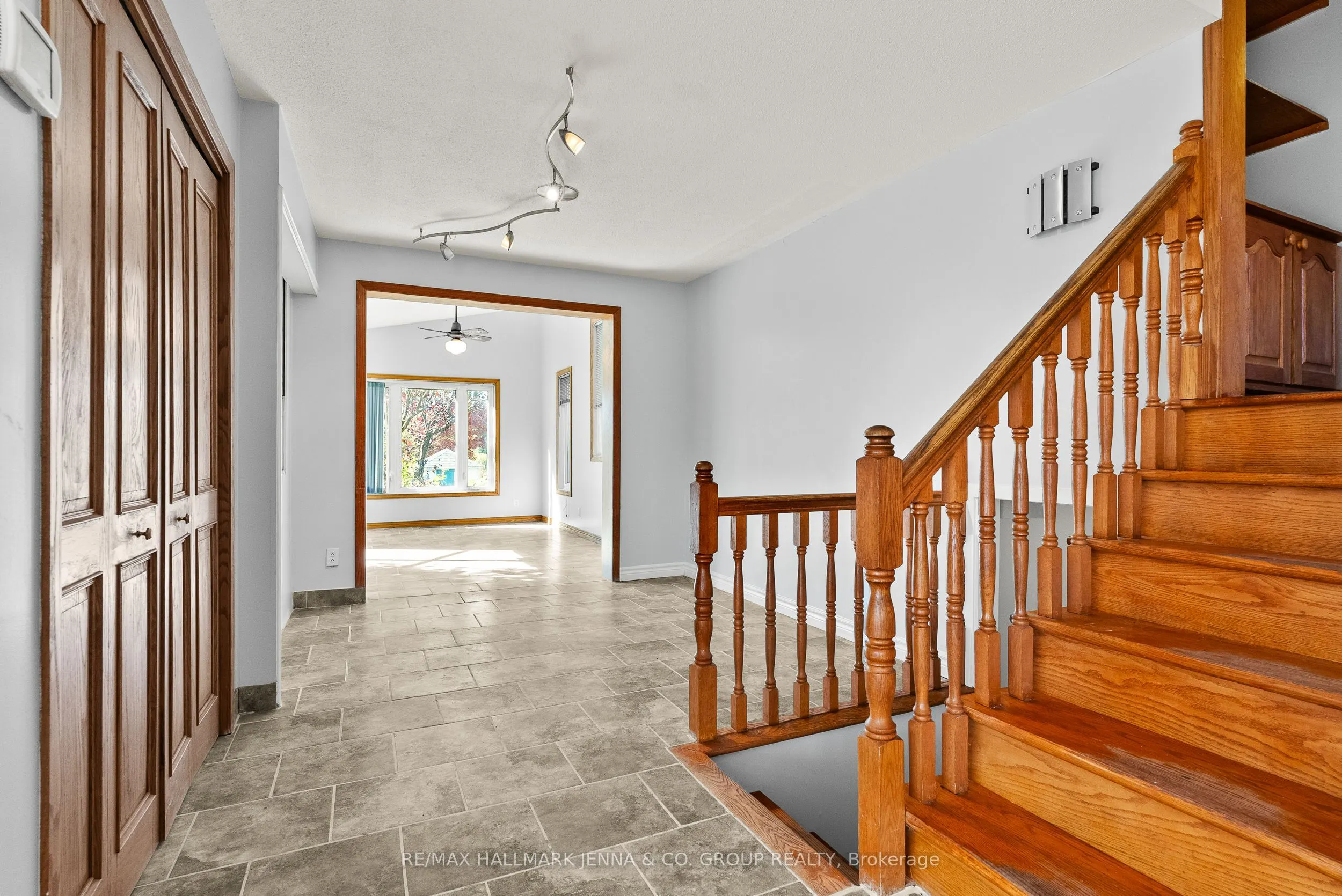 2928 Seguin Road