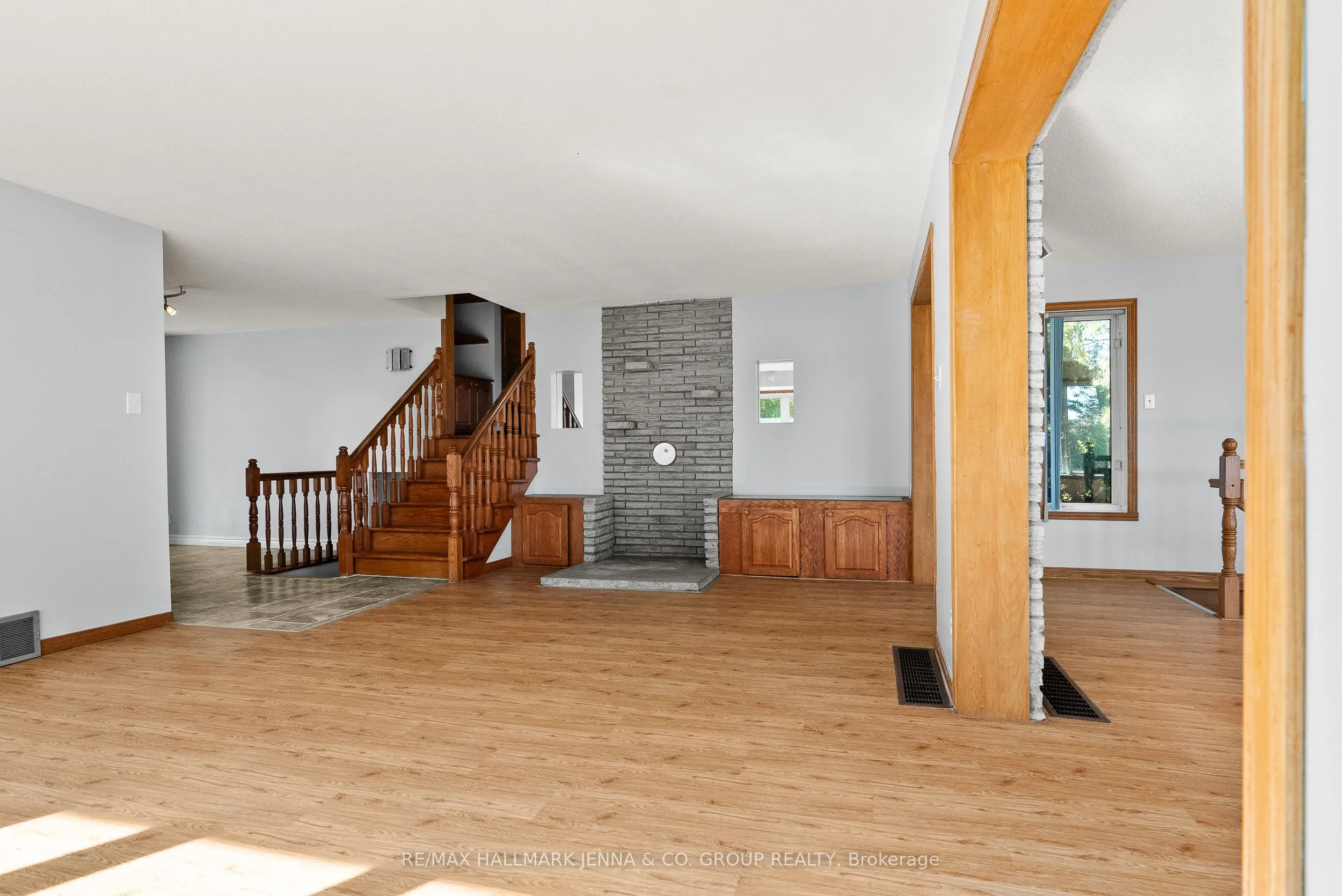 2928 Seguin Road