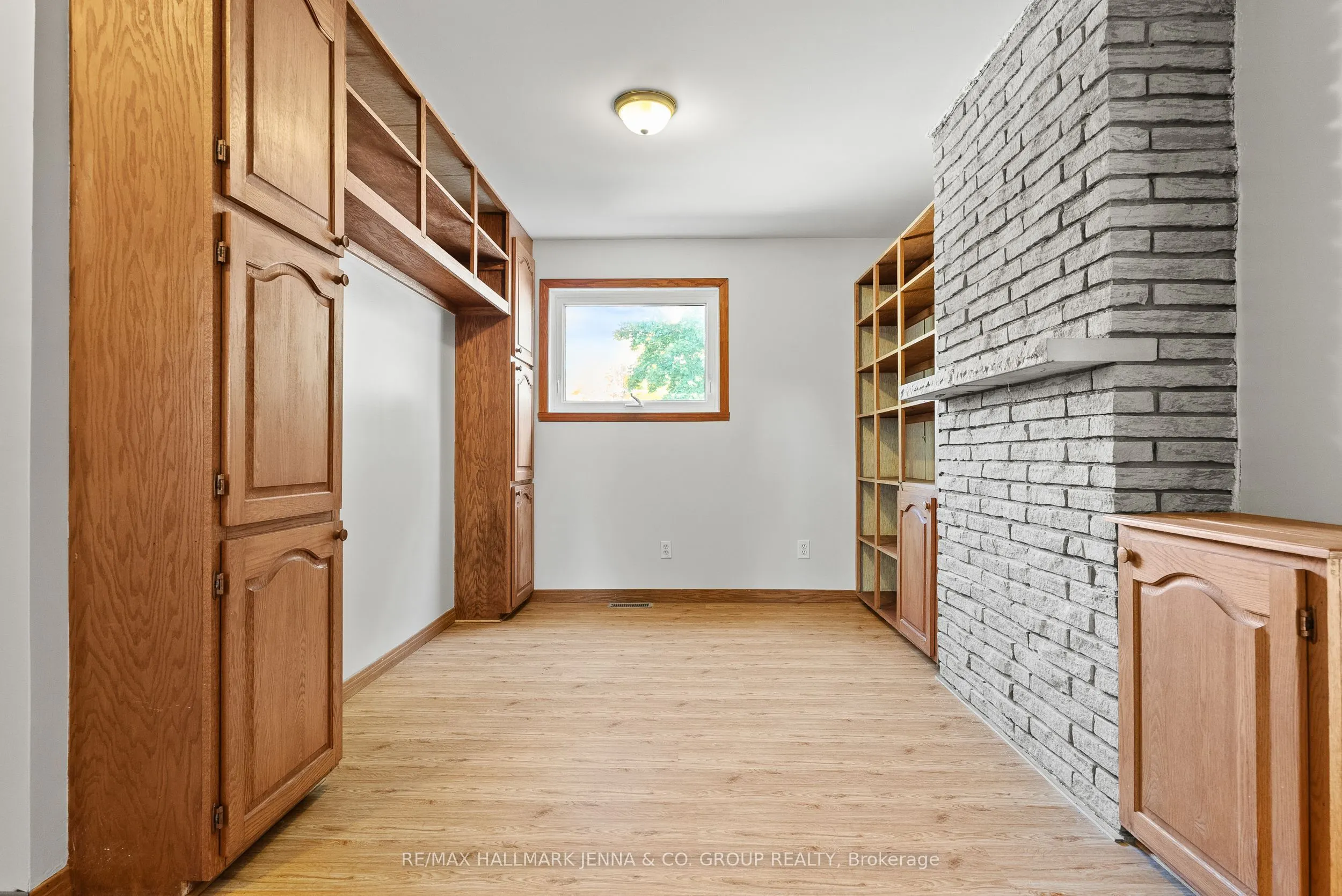 2928 Seguin Road