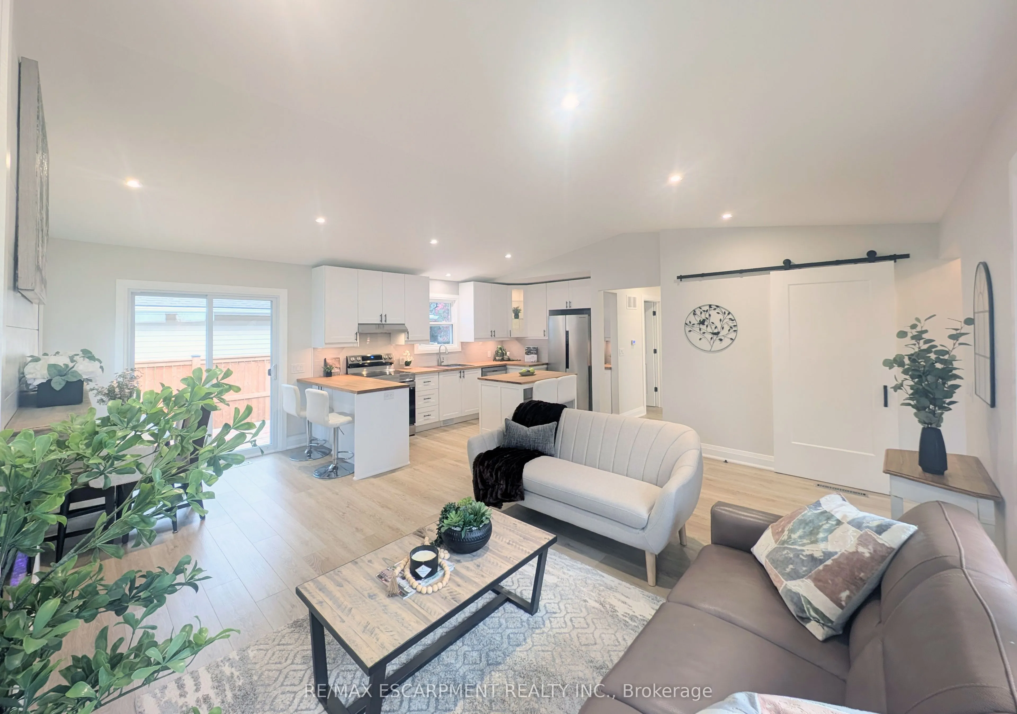 52 Valencourt Drive