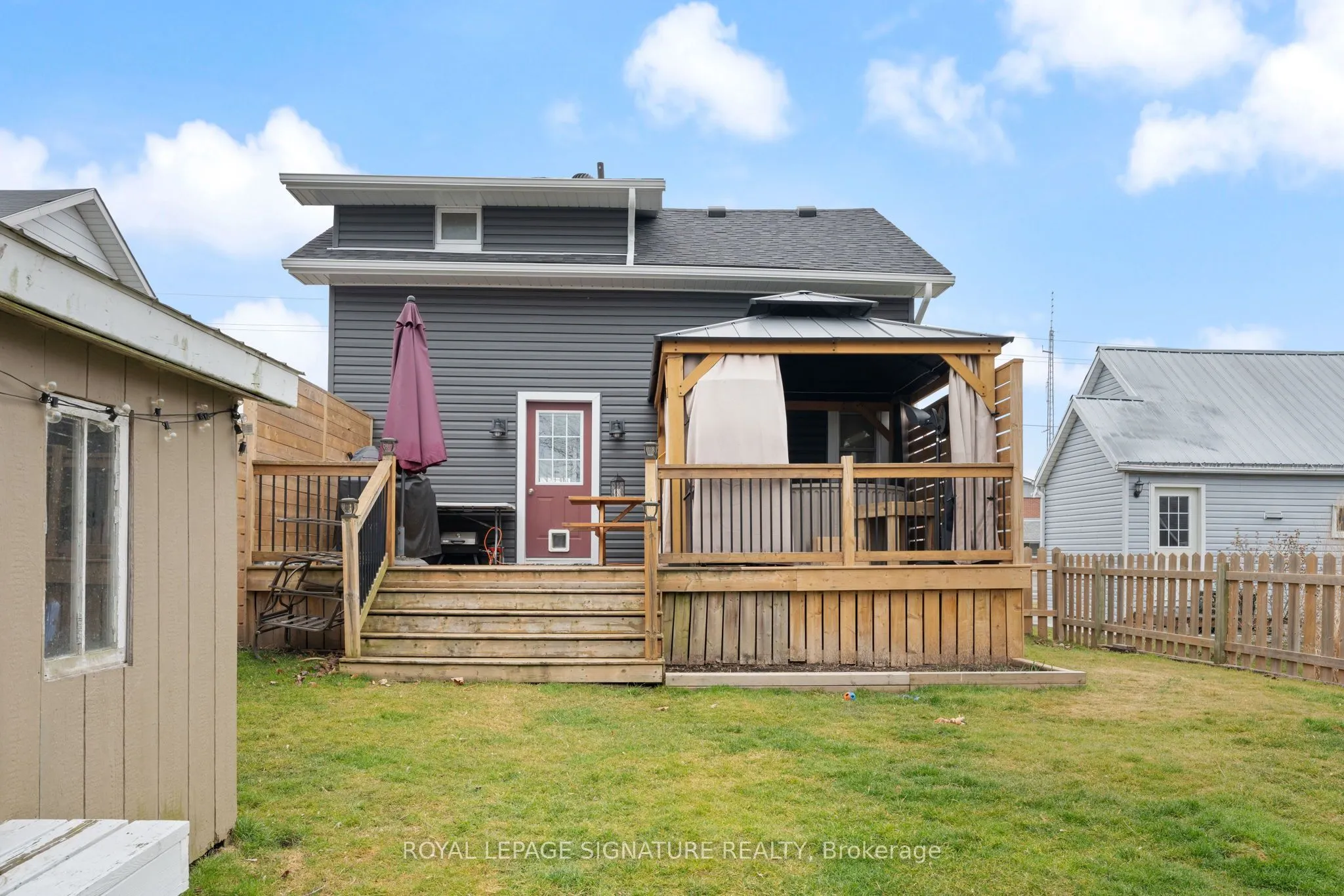 108 Nelson Street E