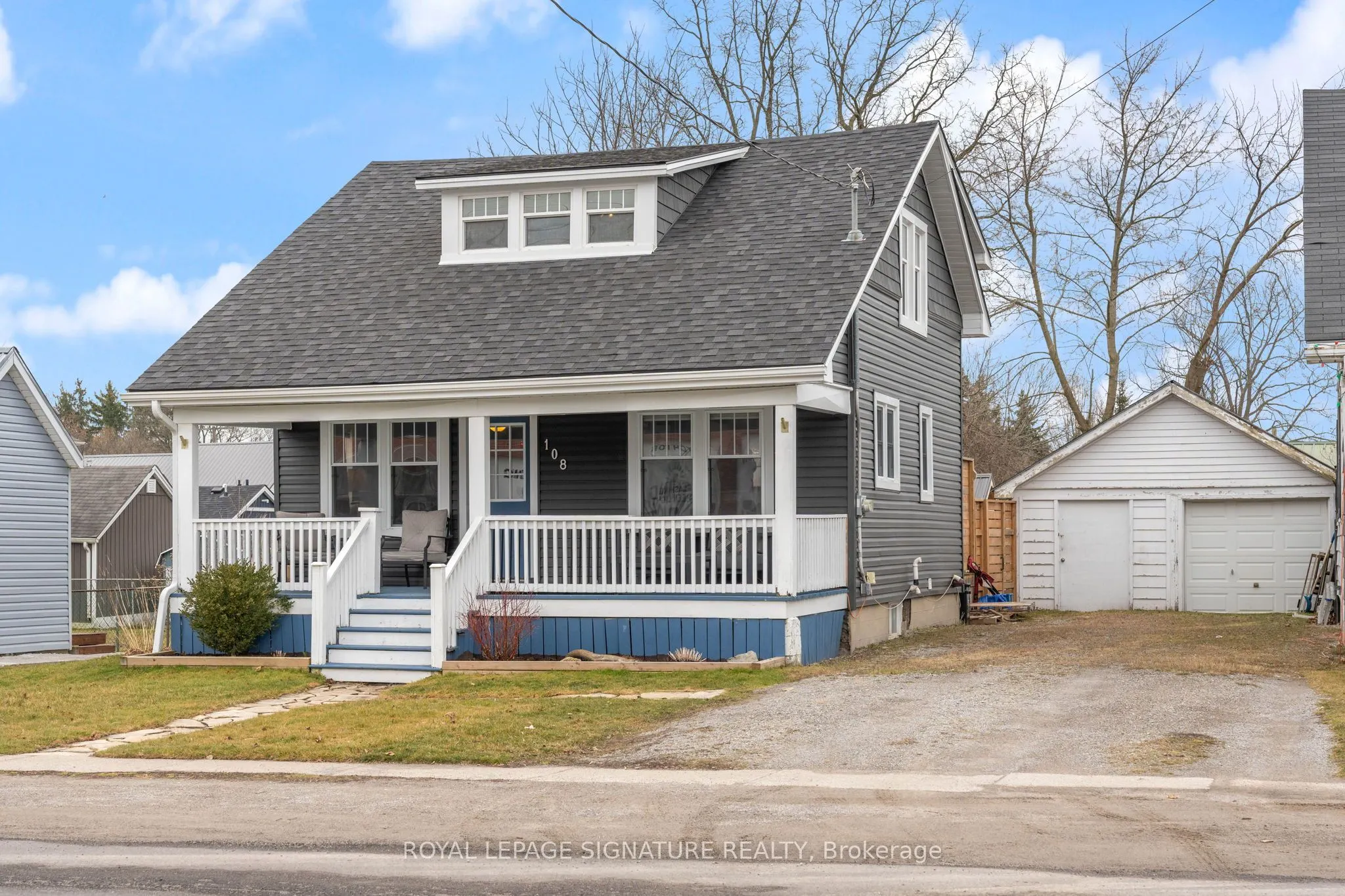 108 Nelson Street E