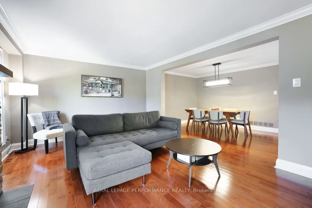 21 Arbordale Crescent