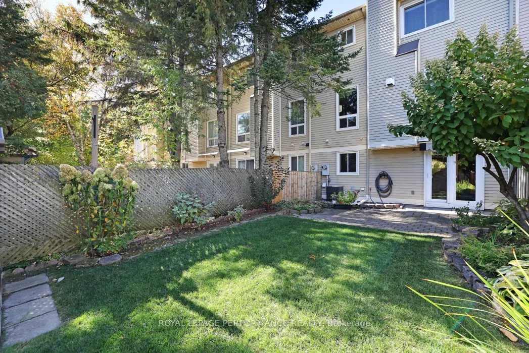 21 Arbordale Crescent