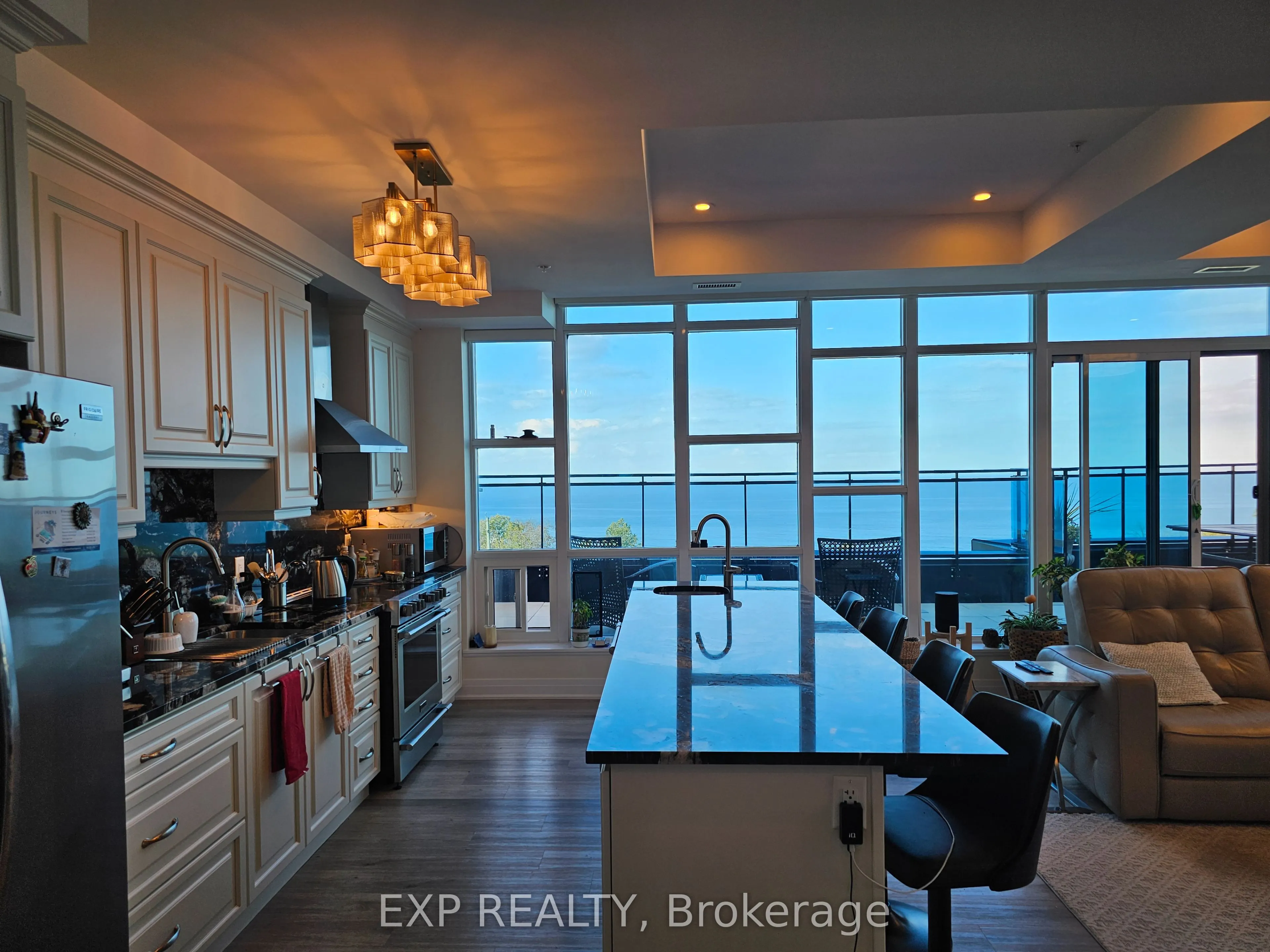16 Concord Place, #640